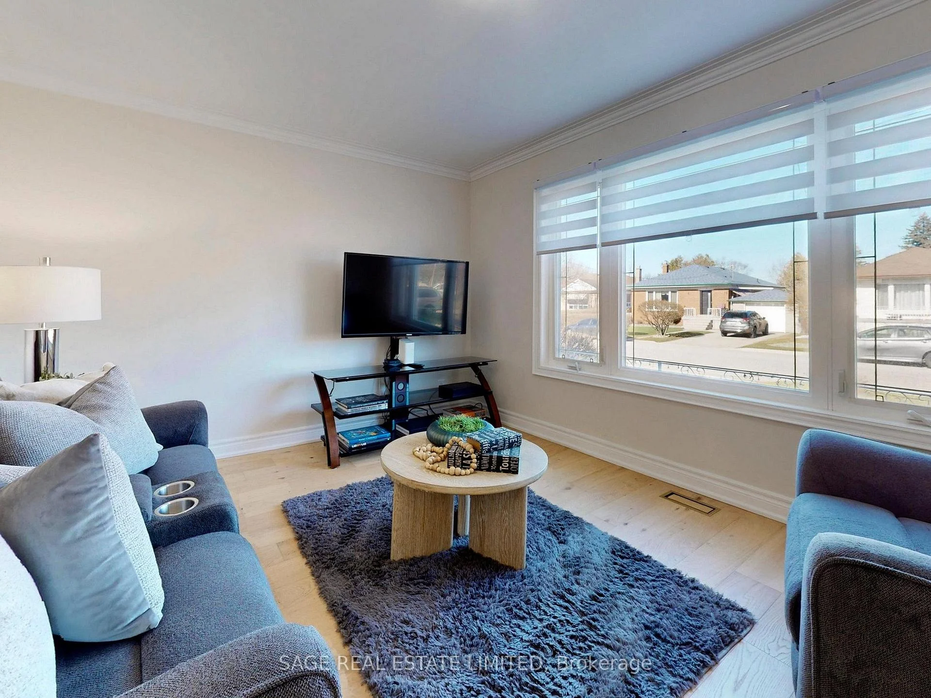 Photo 8 of 8 Lombardy Crescent, Scarborough, Kennedy Park — HOMEH