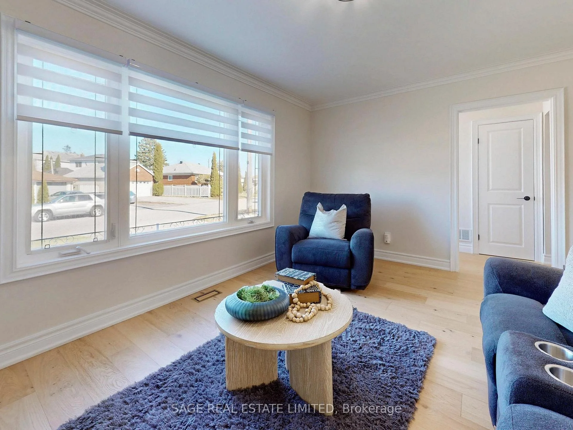 Photo 10 of 8 Lombardy Crescent, Scarborough, Kennedy Park — HOMEH