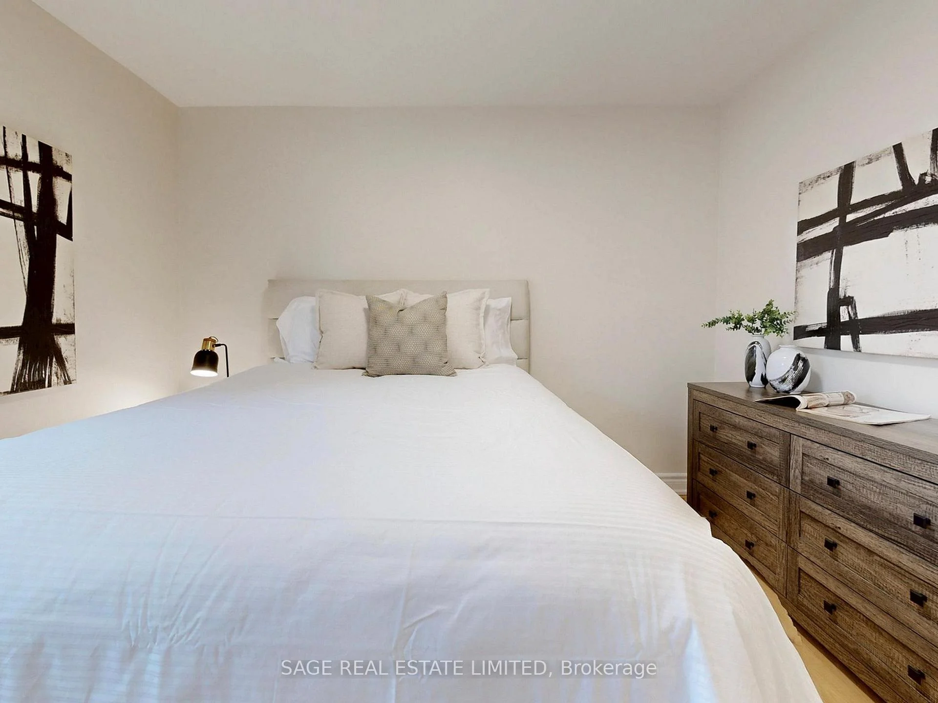 Photo 16 of 8 Lombardy Crescent, Scarborough, Kennedy Park — HOMEH