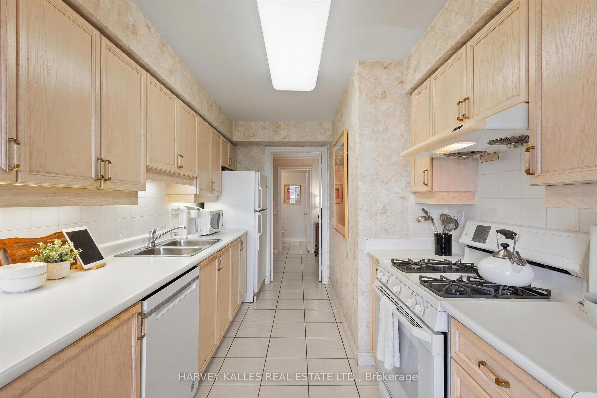 Photo 10 of Unit 1009, 265 Ridley Boulevard, Toronto, Bedford Park-Nortown — HOMEH