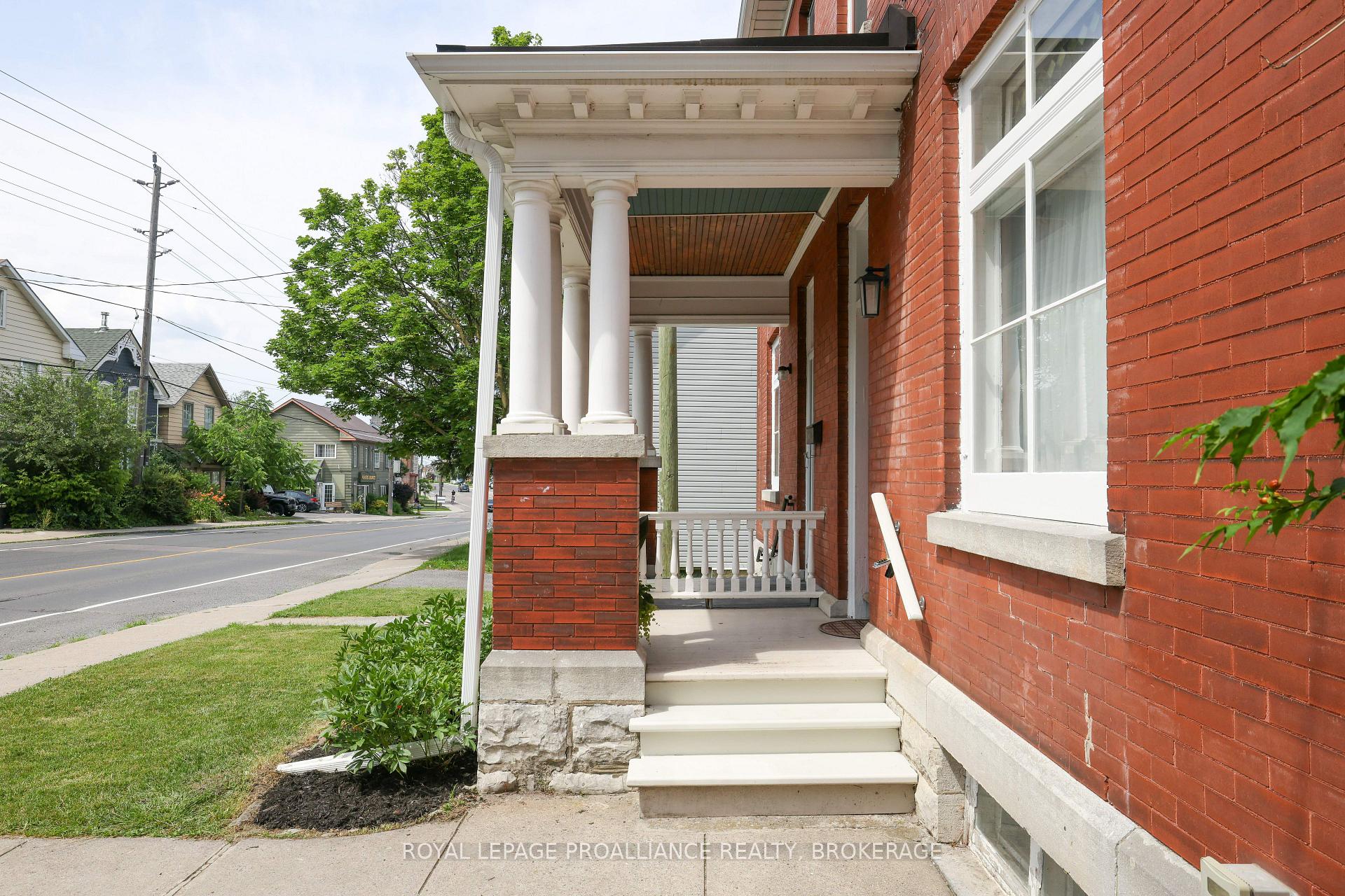 Front of 181 Montreal Street