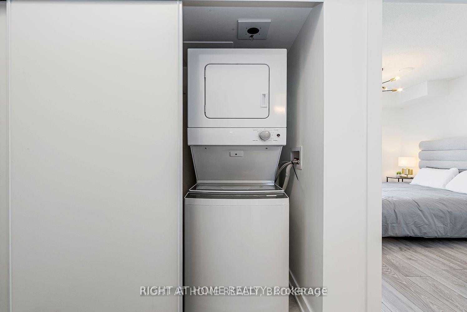 Photo 4 of Unit B714, 3200 Dakota Common Way, Burlington, Alton — HOMEH