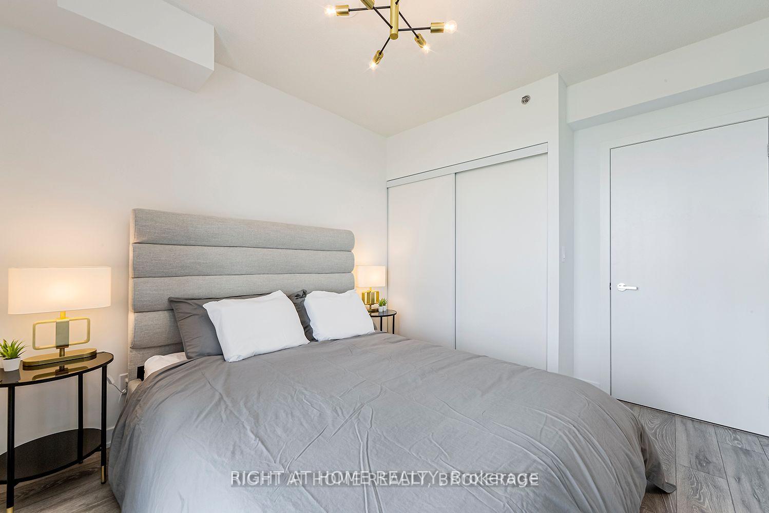Photo 6 of Unit B714, 3200 Dakota Common Way, Burlington, Alton — HOMEH