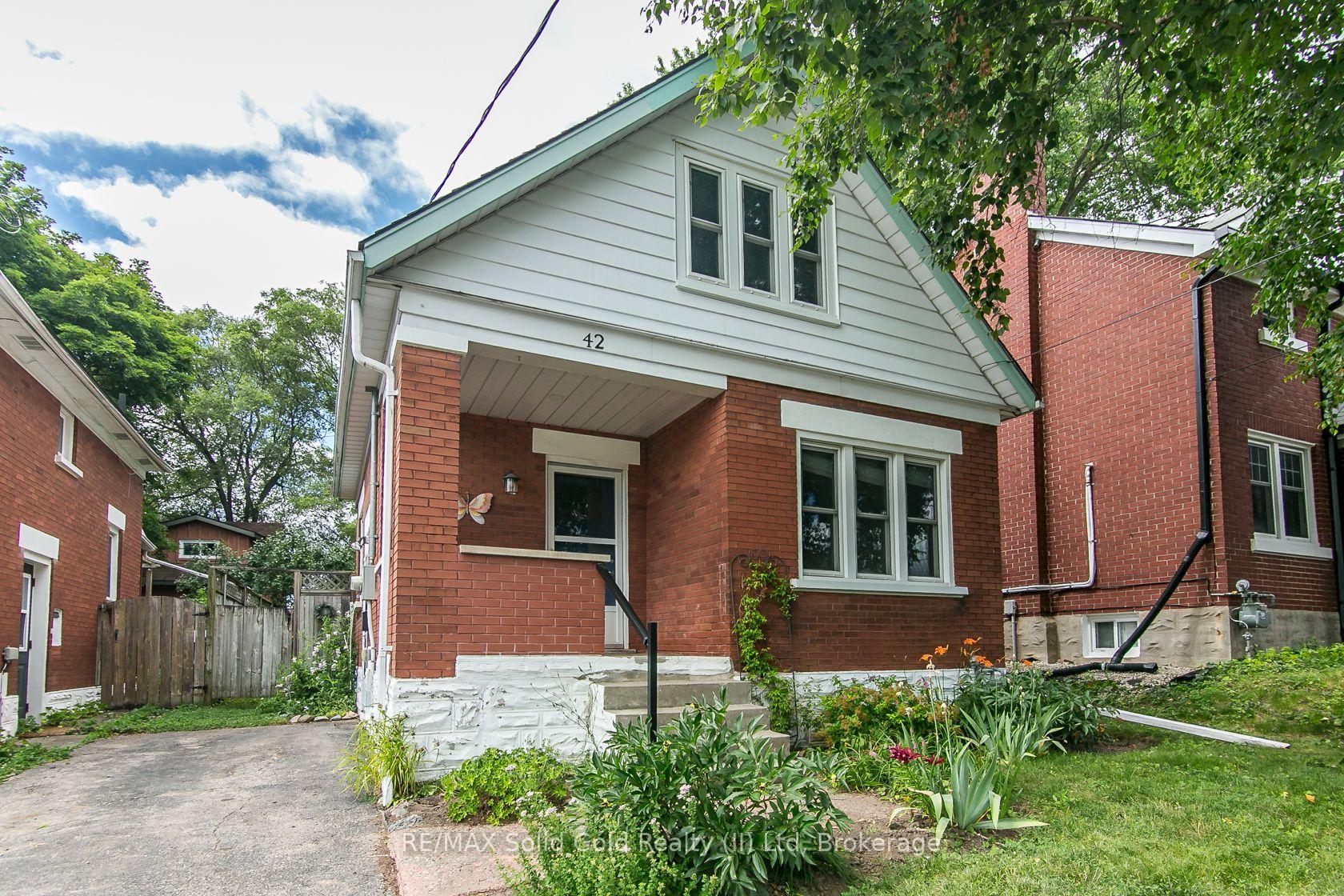 Photo 2 of 42 Guelph Street, Kitchener, Fairfield — HOMEH