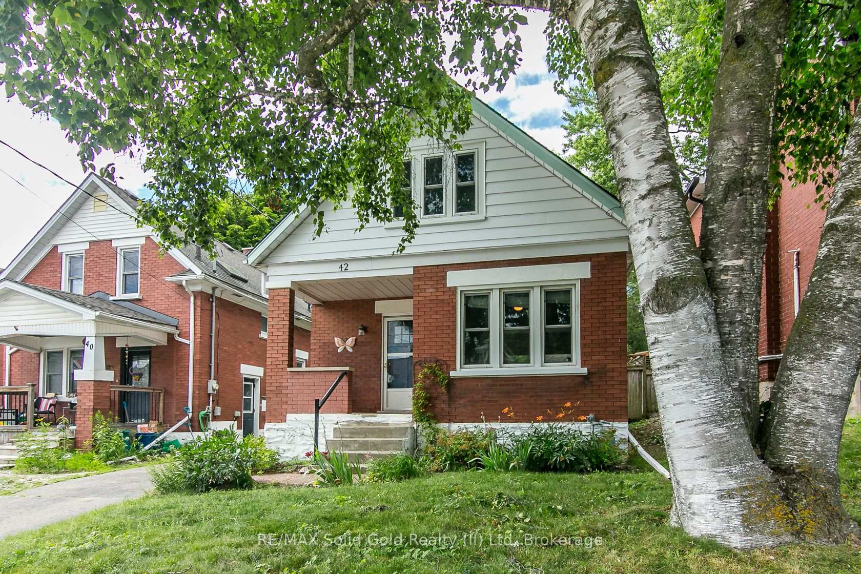 Photo 3 of 42 Guelph Street, Kitchener, Fairfield — HOMEH