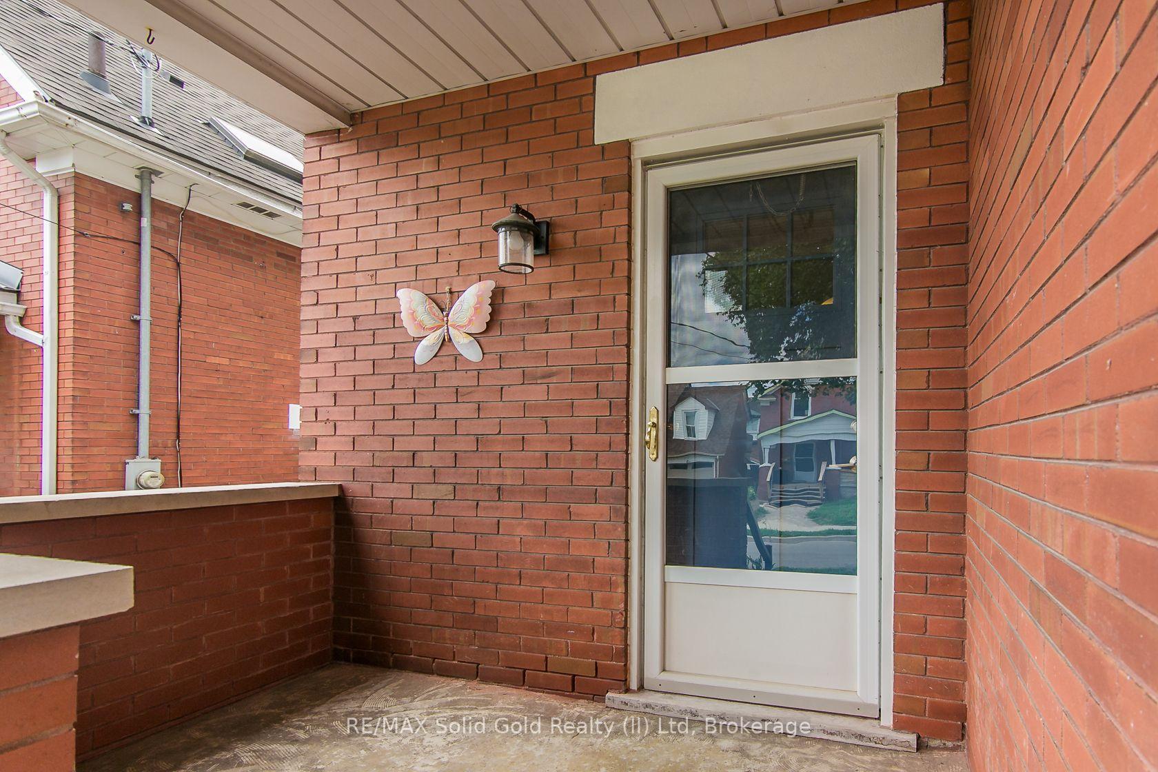 Photo 4 of 42 Guelph Street, Kitchener, Fairfield — HOMEH