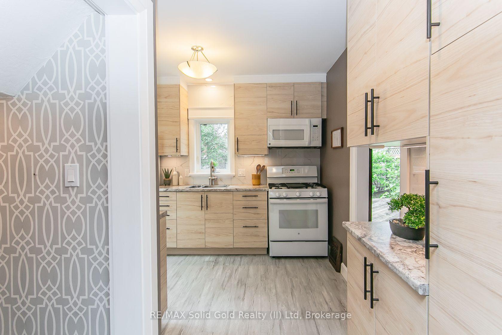 Photo 15 of 42 Guelph Street, Kitchener, Fairfield — HOMEH