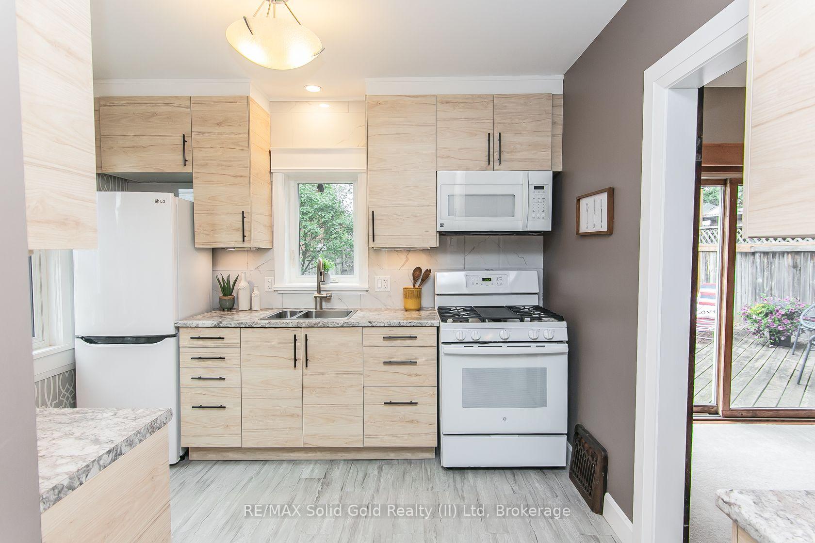 Photo 16 of 42 Guelph Street, Kitchener, Fairfield — HOMEH