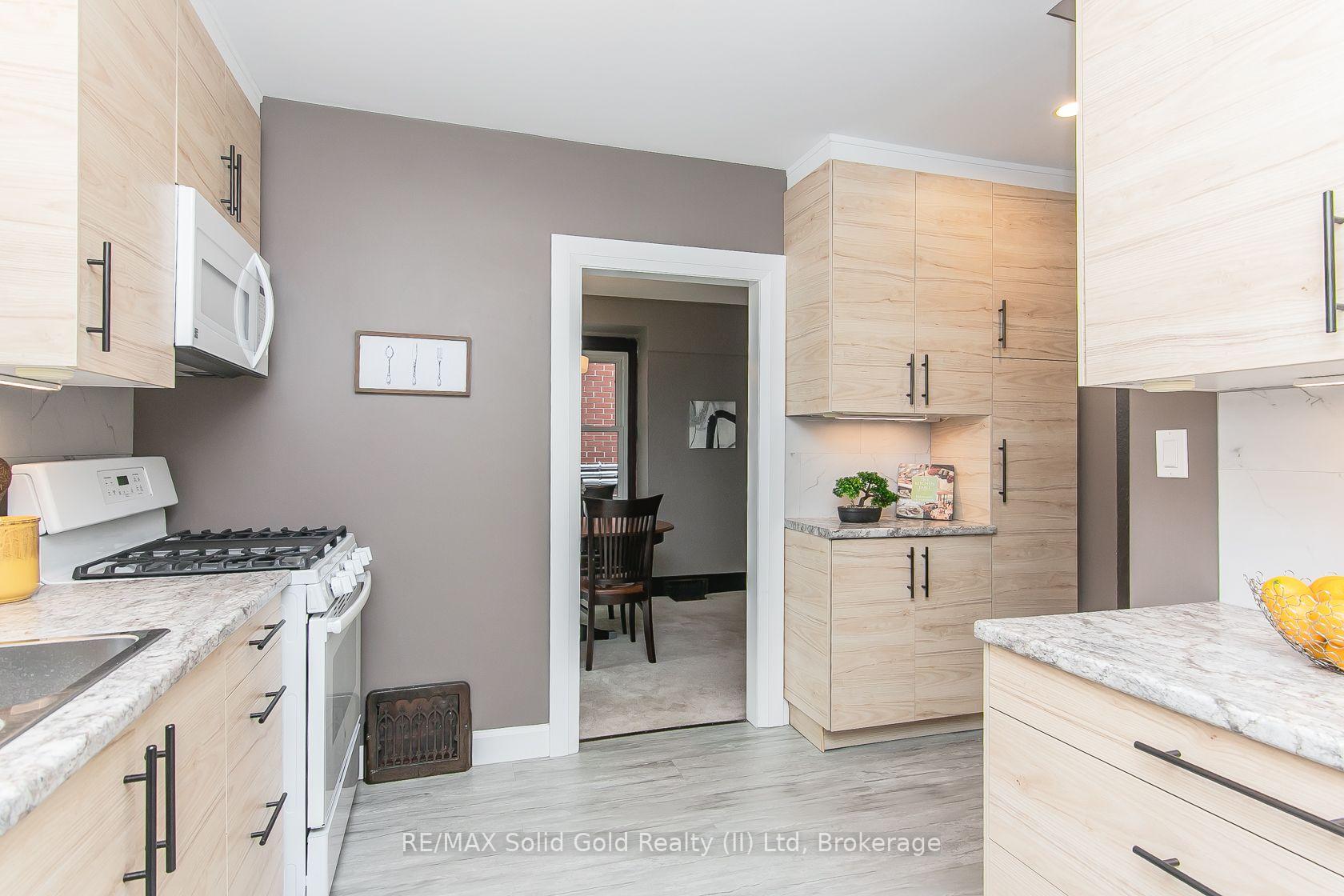 Photo 18 of 42 Guelph Street, Kitchener, Fairfield — HOMEH