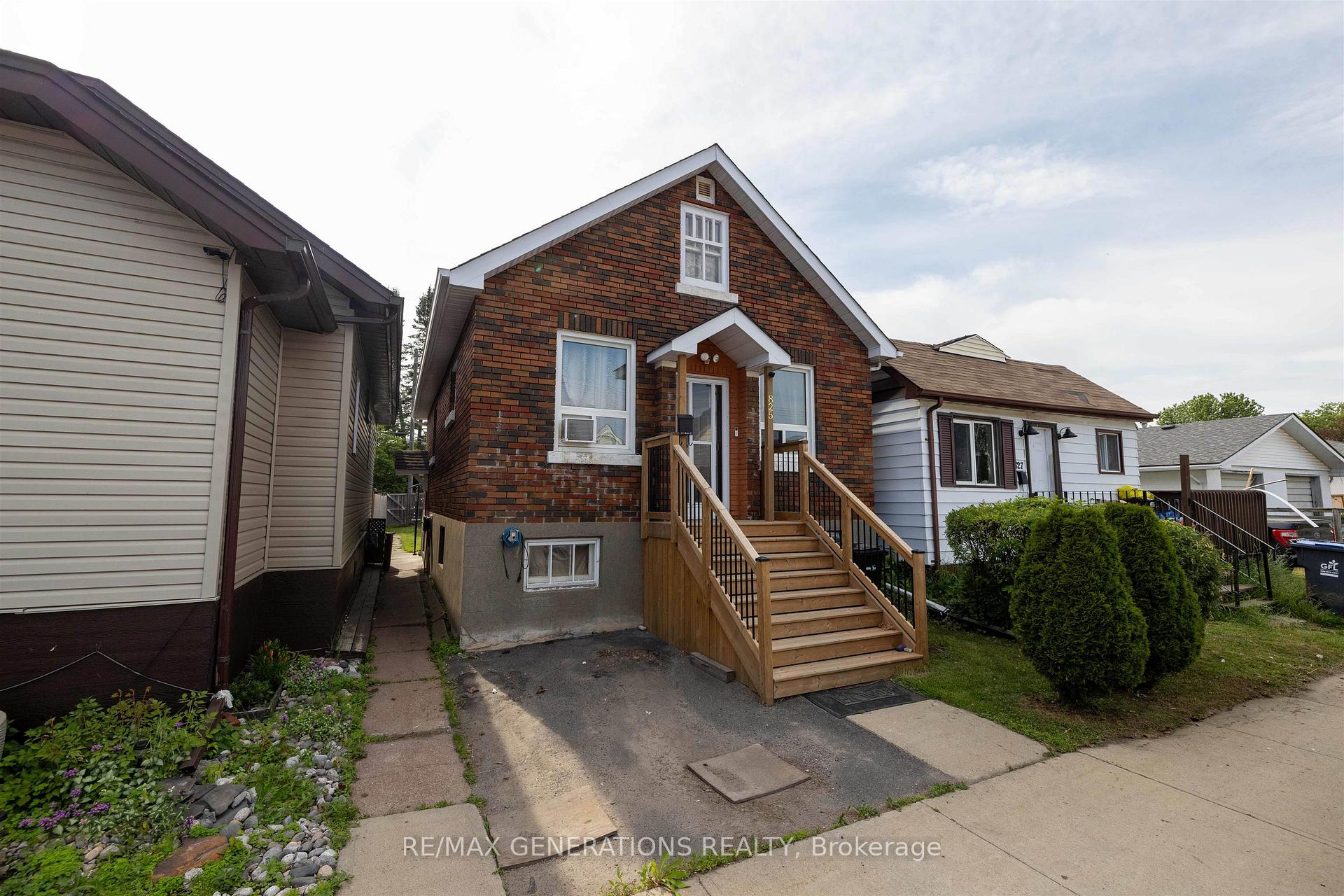 Photo 1 of 825 Alberta Street, Thunder Bay, East End — HOMEH