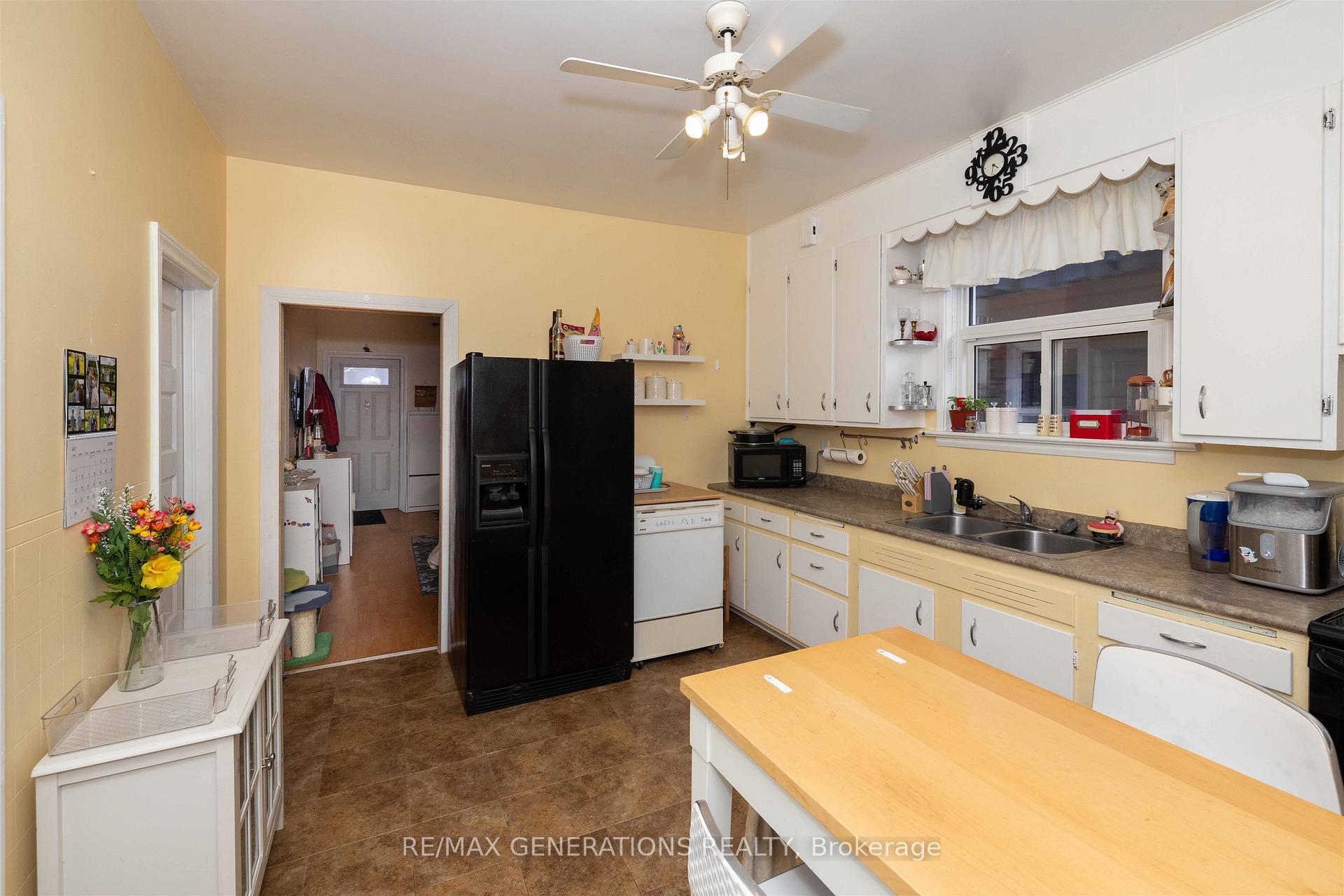 Photo 7 of 825 Alberta Street, Thunder Bay, East End — HOMEH