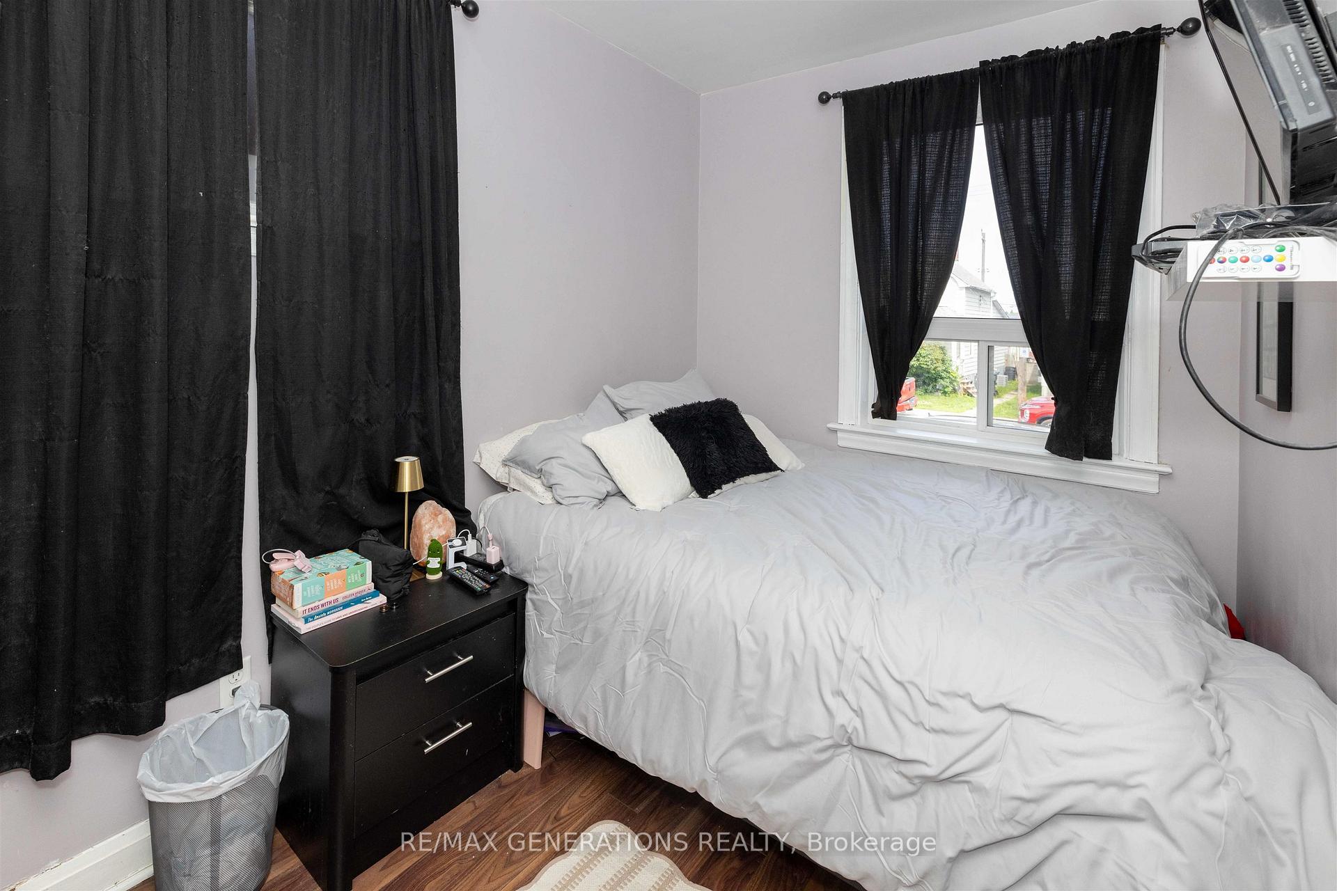 Photo 10 of 825 Alberta Street, Thunder Bay, East End — HOMEH