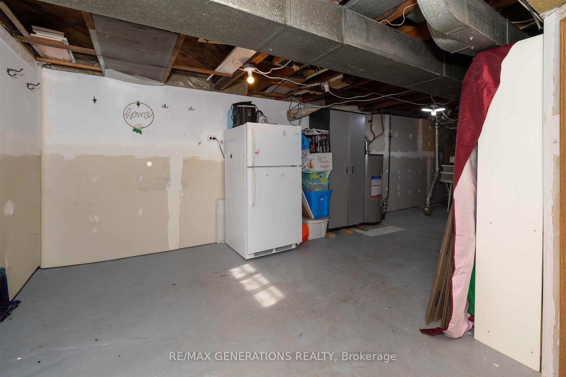 Photo 14 of 825 Alberta Street, Thunder Bay, East End — HOMEH