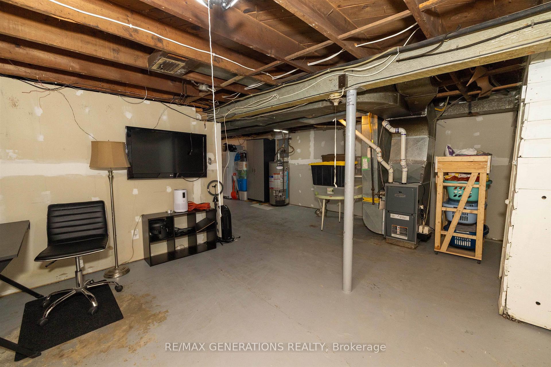 Photo 15 of 825 Alberta Street, Thunder Bay, East End — HOMEH