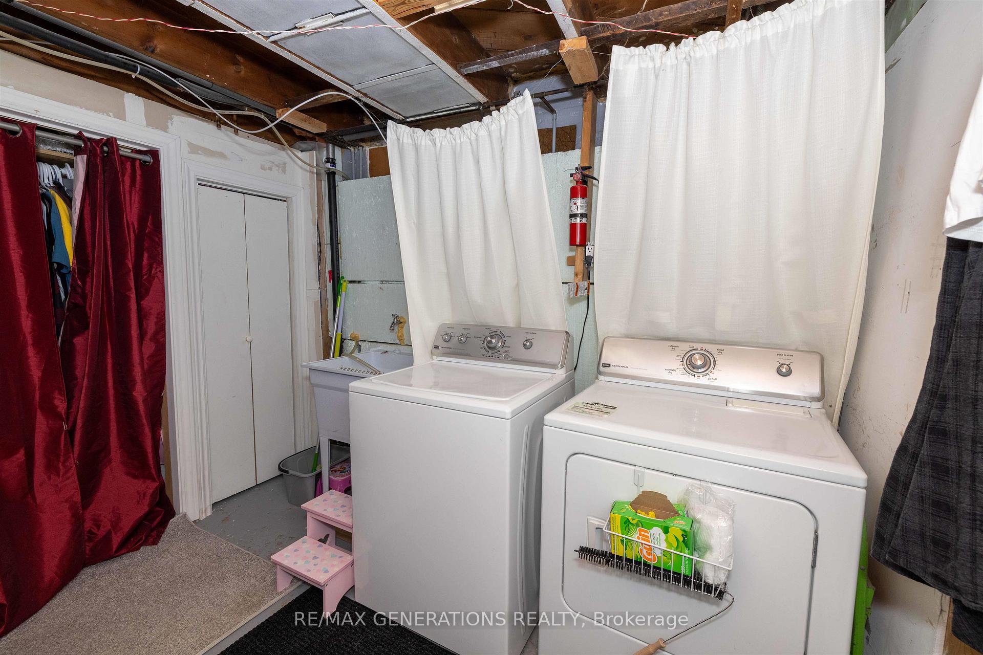 Photo 16 of 825 Alberta Street, Thunder Bay, East End — HOMEH