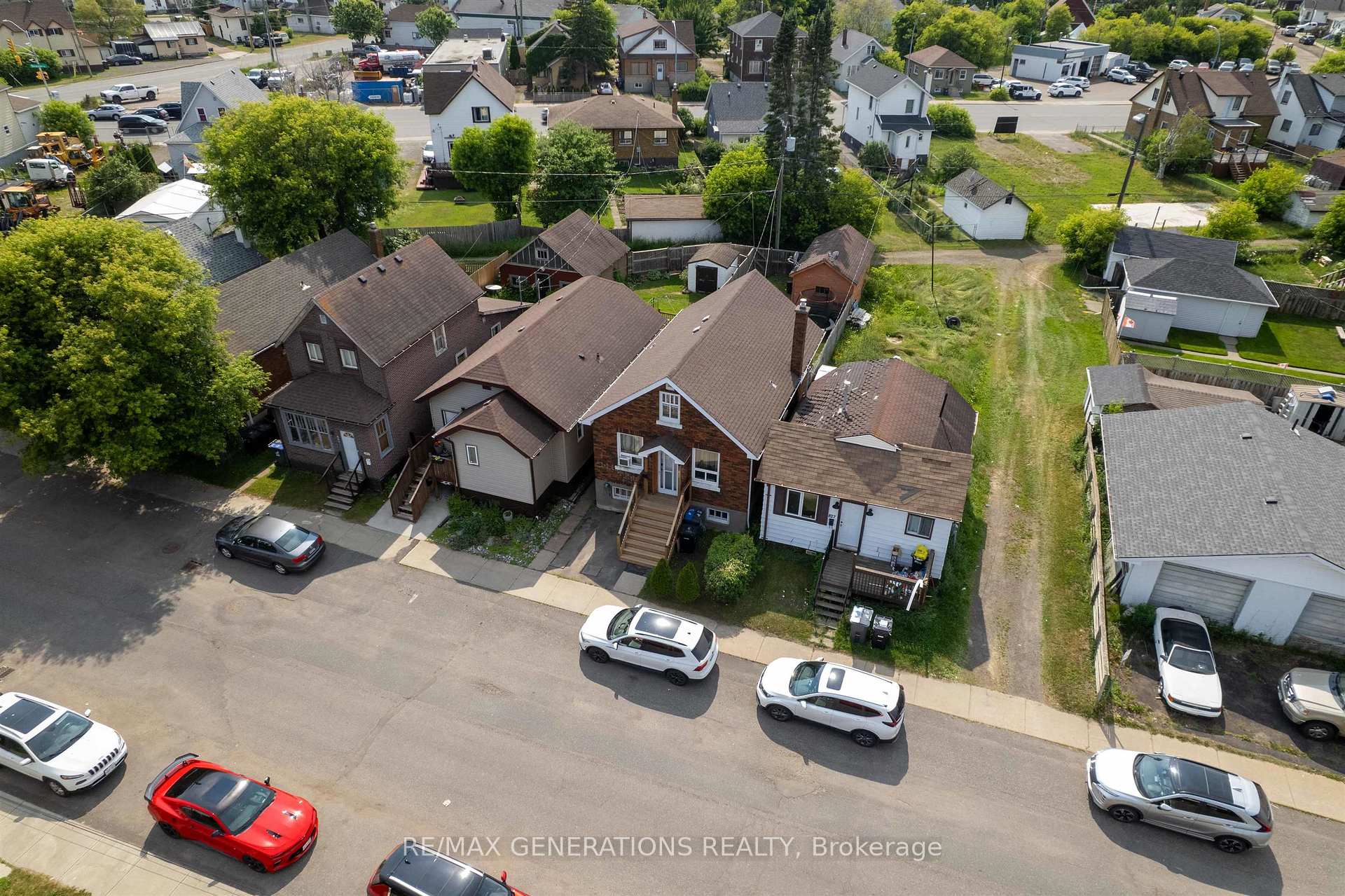Photo 25 of 825 Alberta Street, Thunder Bay, East End — HOMEH