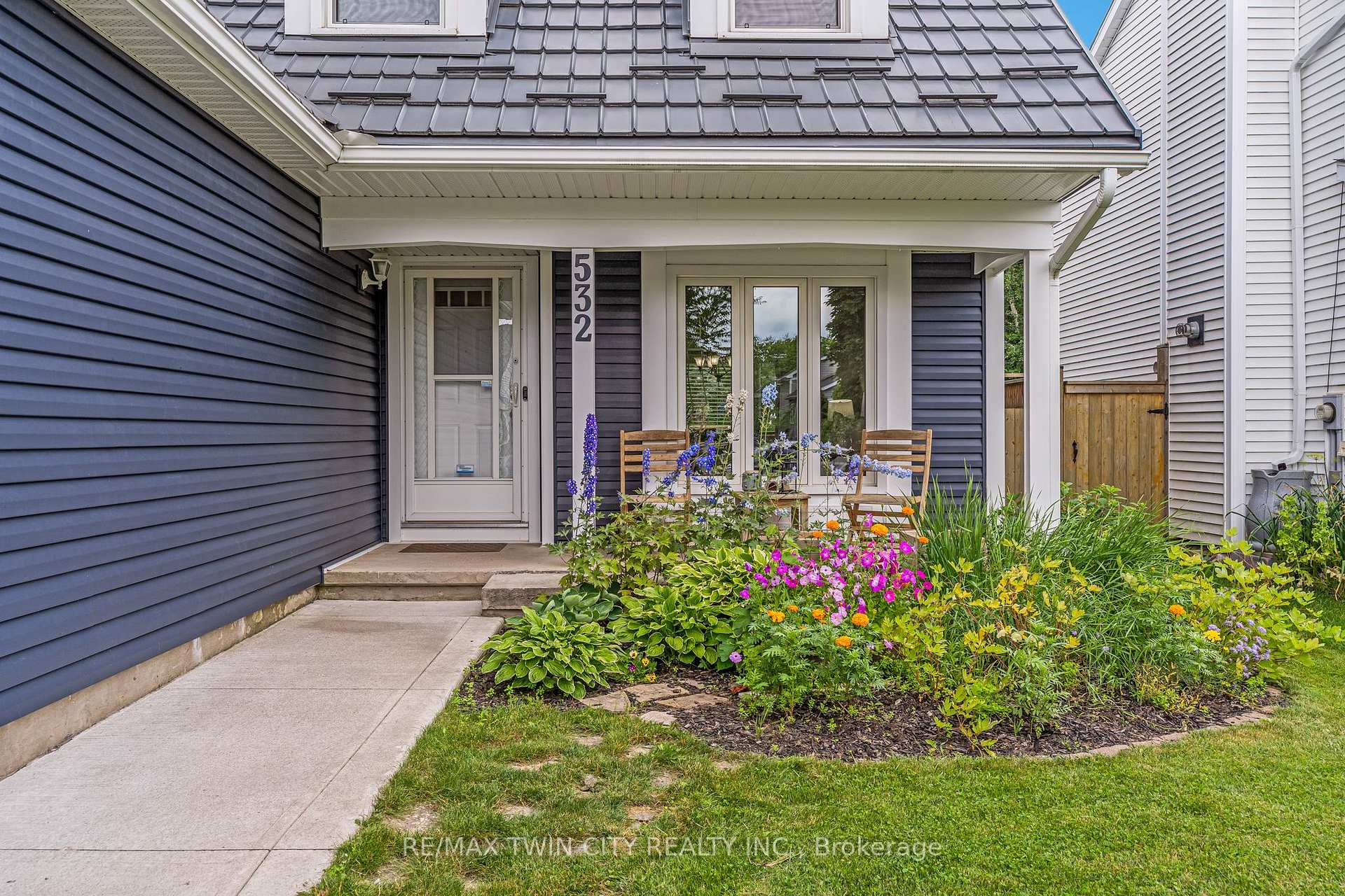 Photo 3 of 532 Red River Drive, Kitchener, Highland West — HOMEH