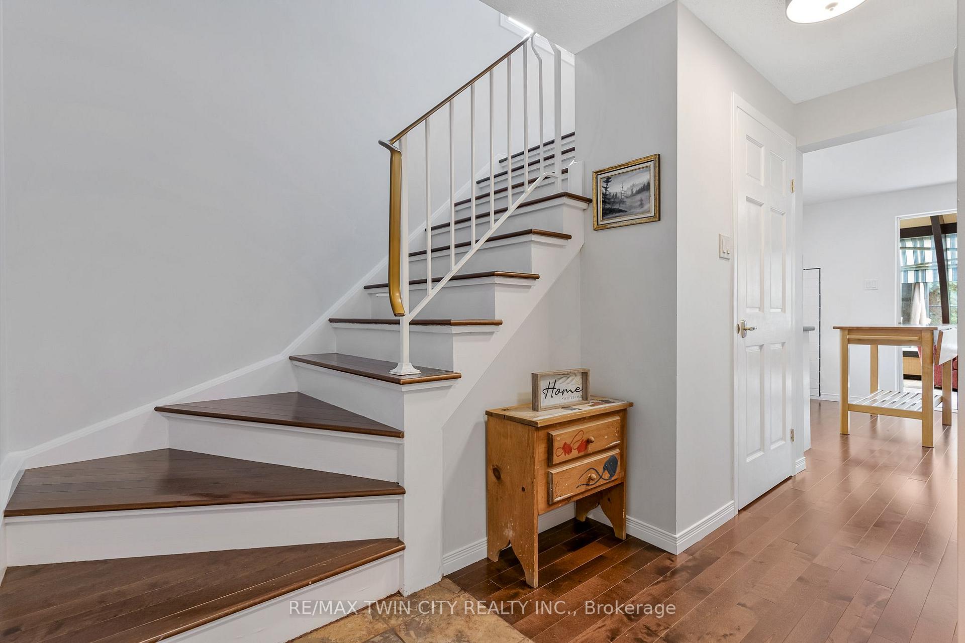Photo 6 of 532 Red River Drive, Kitchener, Highland West — HOMEH