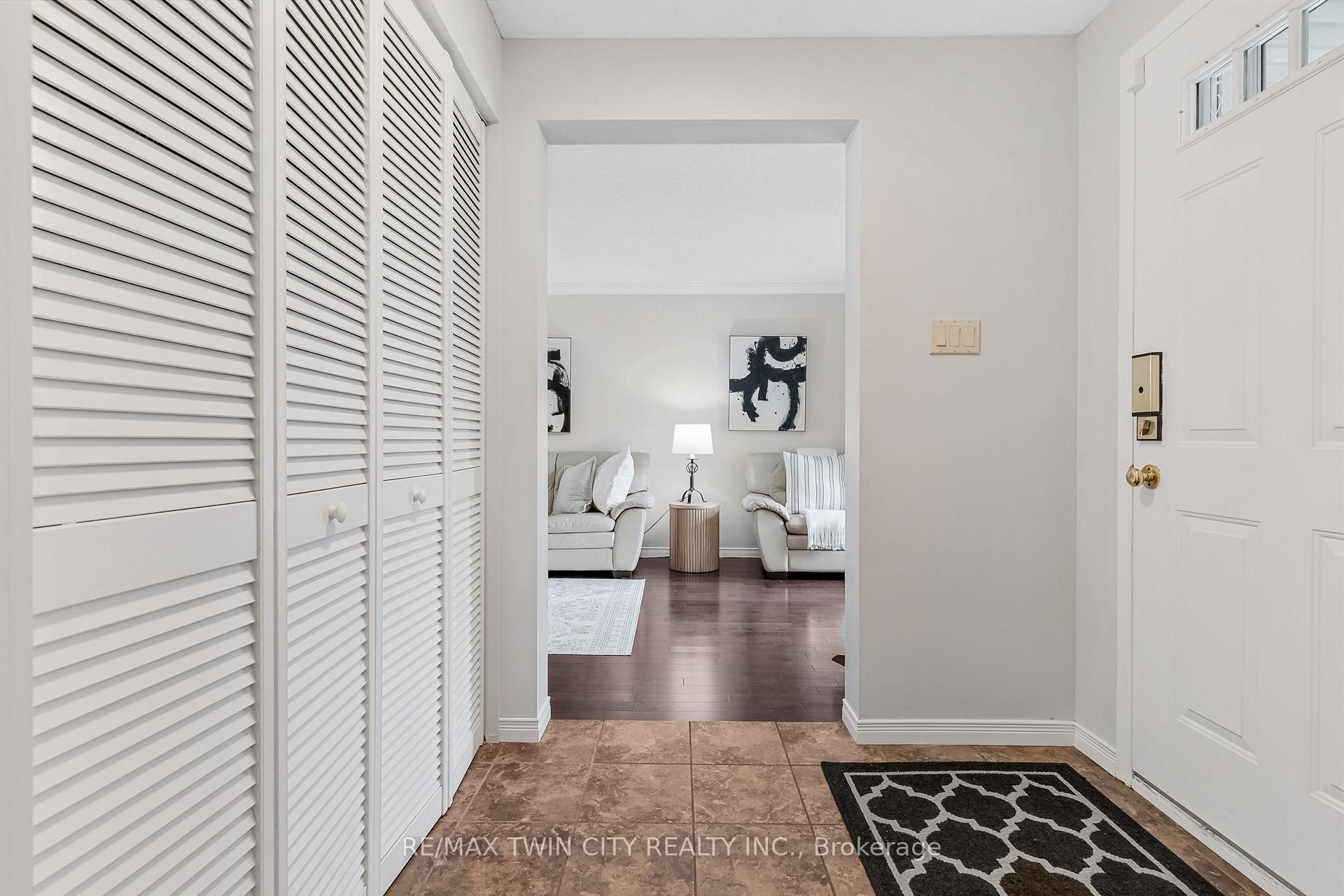 Photo 7 of 532 Red River Drive, Kitchener, Highland West — HOMEH