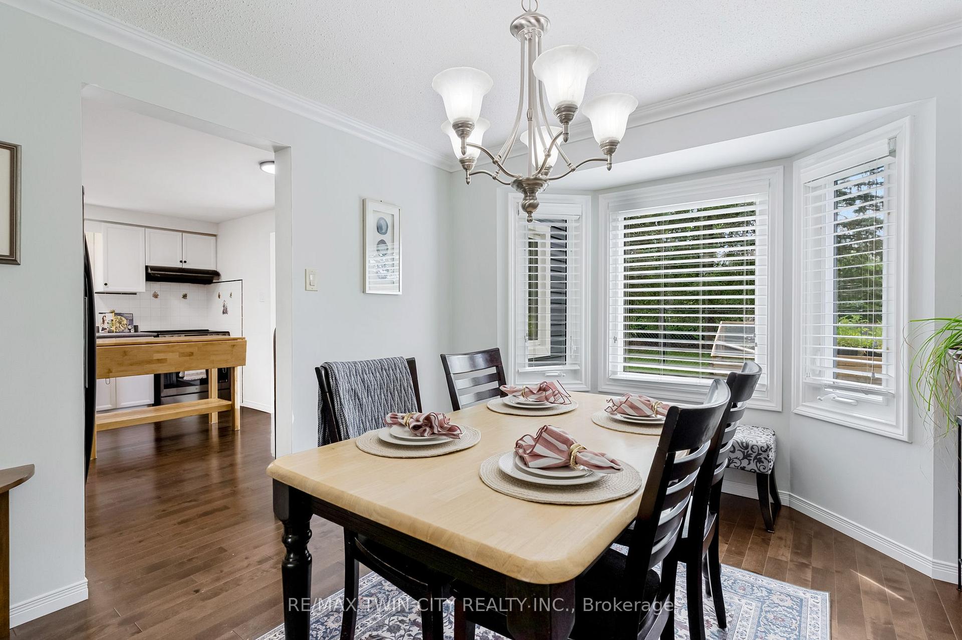 Photo 14 of 532 Red River Drive, Kitchener, Highland West — HOMEH