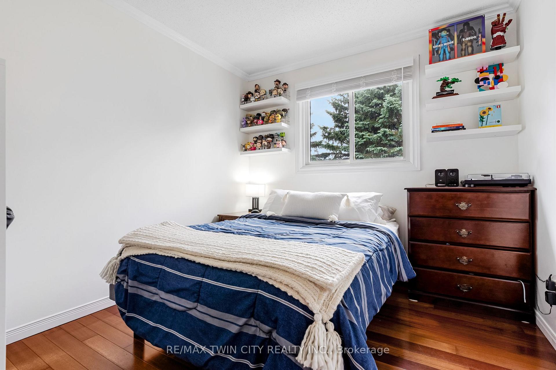 Photo 22 of 532 Red River Drive, Kitchener, Highland West — HOMEH