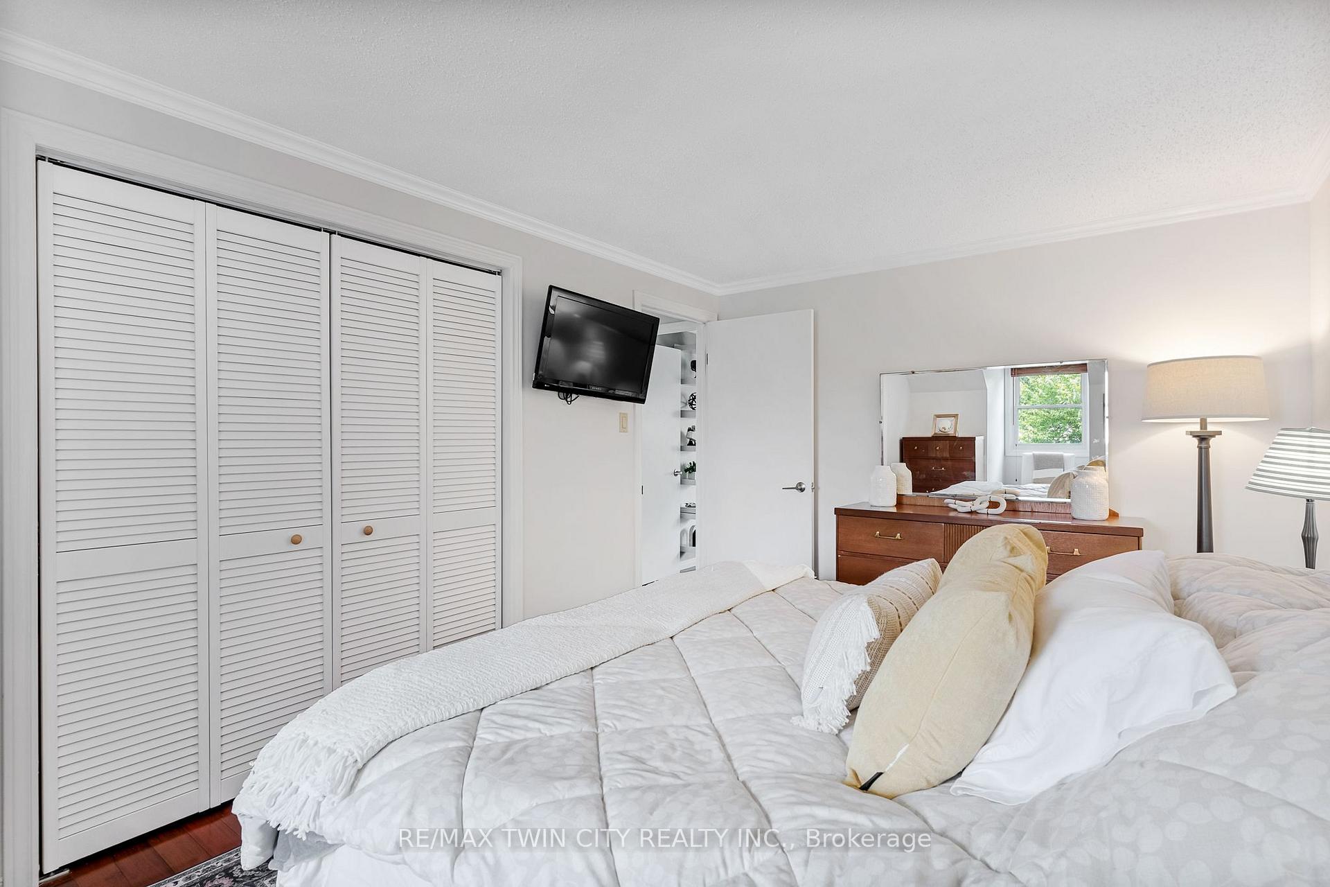 Photo 30 of 532 Red River Drive, Kitchener, Highland West — HOMEH