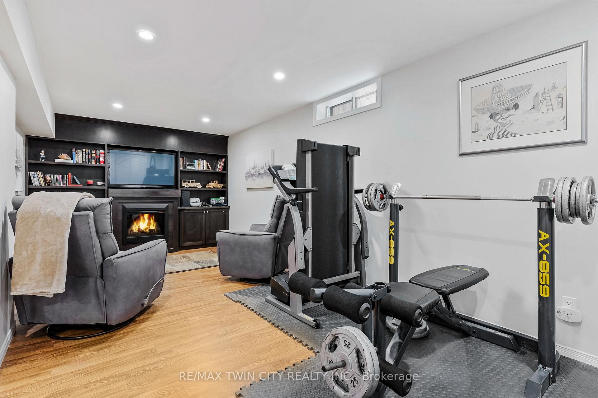 Photo 32 of 532 Red River Drive, Kitchener, Highland West — HOMEH