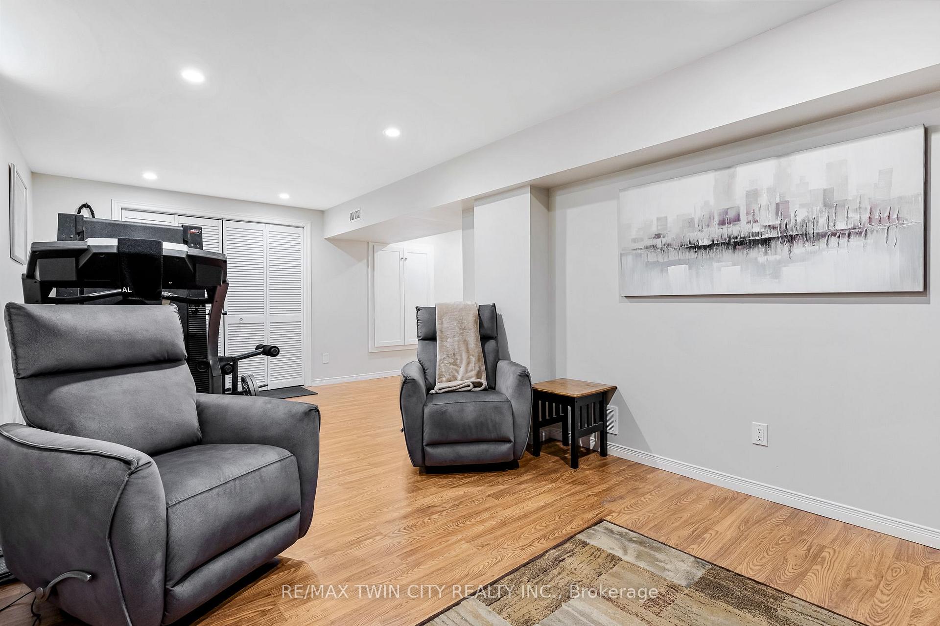 Photo 34 of 532 Red River Drive, Kitchener, Highland West — HOMEH