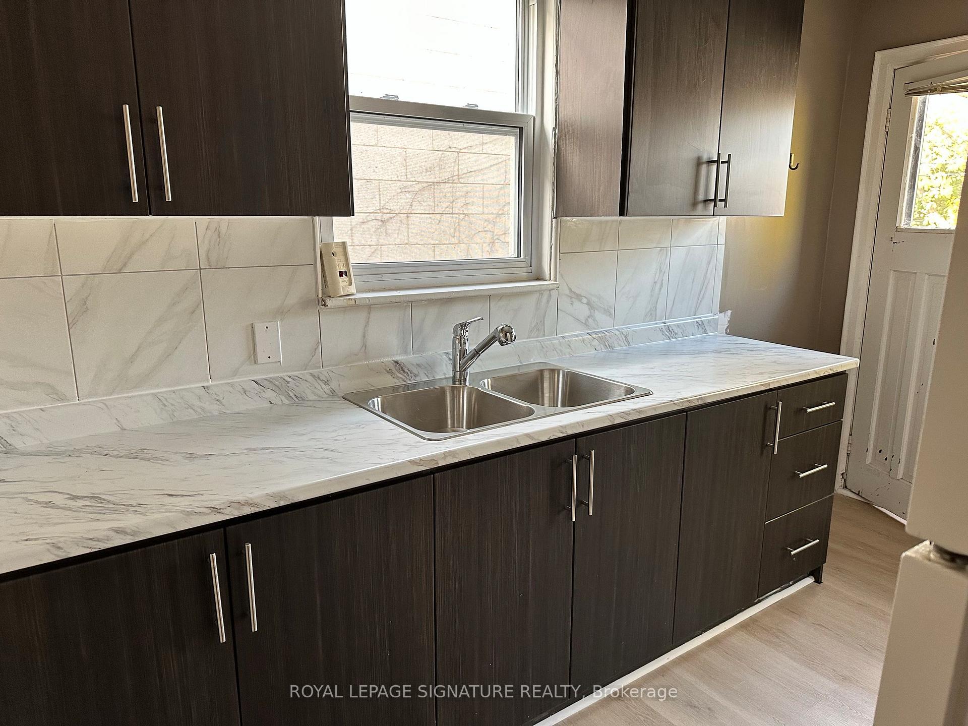 Photo 8 of 1062 Main Street W, Hamilton, Westdale — HOMEH