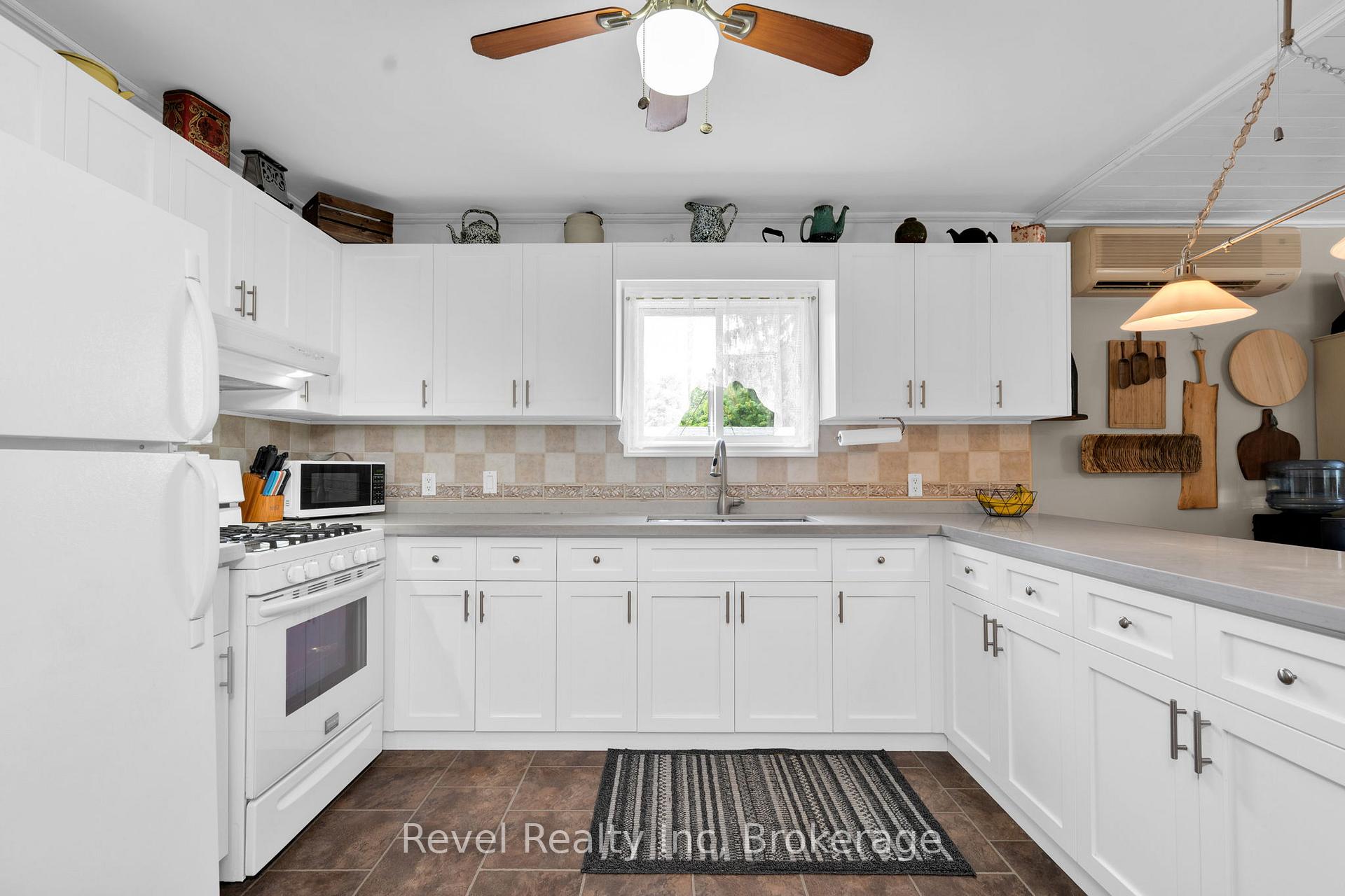 Photo 4 of Unit 19, 5411 Elliott Side Road, Tay, Rural Tay — HOMEH