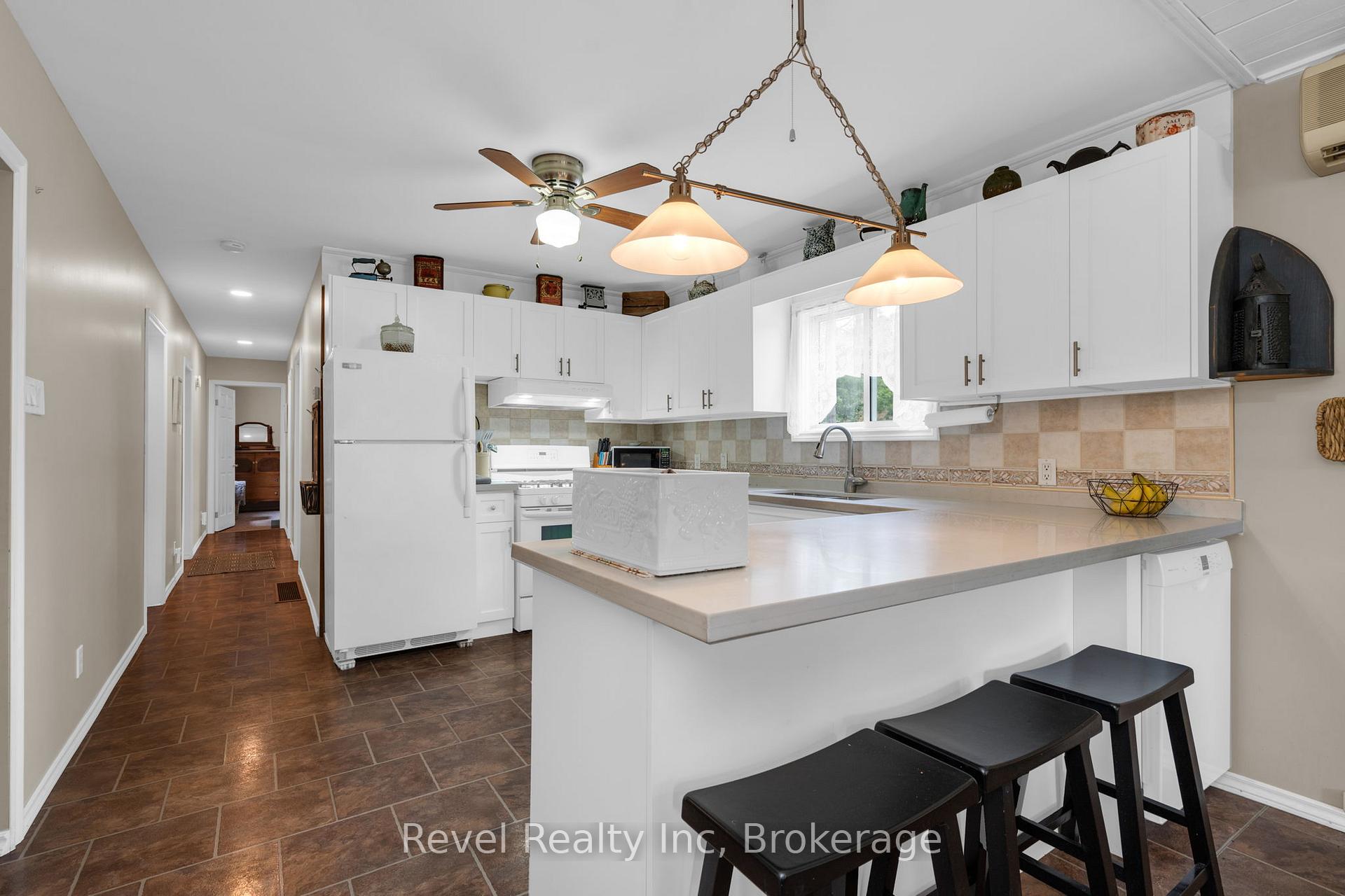 Photo 6 of Unit 19, 5411 Elliott Side Road, Tay, Rural Tay — HOMEH