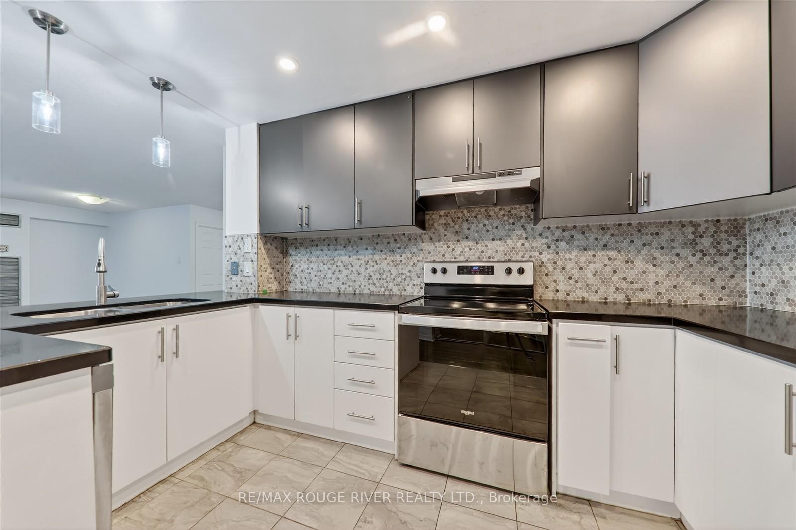 Photo 13 of Unit 309, 8 Silver Bell Grove, Etobicoke, West Humber-Clairville — HOMEH