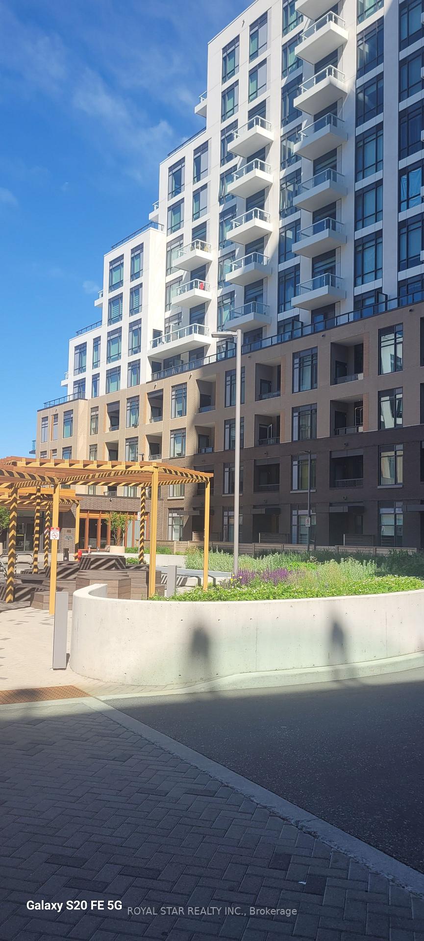 Photo of Unit 901, 8 Beverley Glen Boulevard