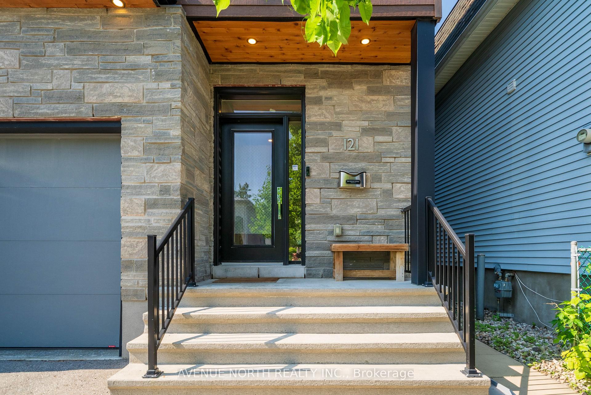 Photo 3 of 121 King George Street, Ottawa, Overbrook/Castle Heights — HOMEH