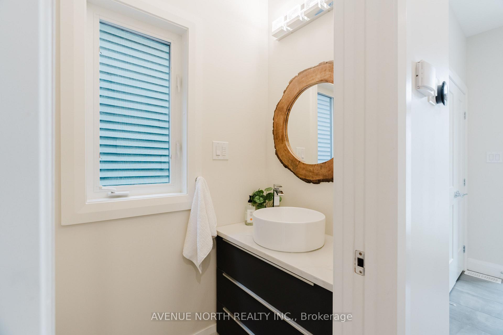 Photo 5 of 121 King George Street, Ottawa, Overbrook/Castle Heights — HOMEH