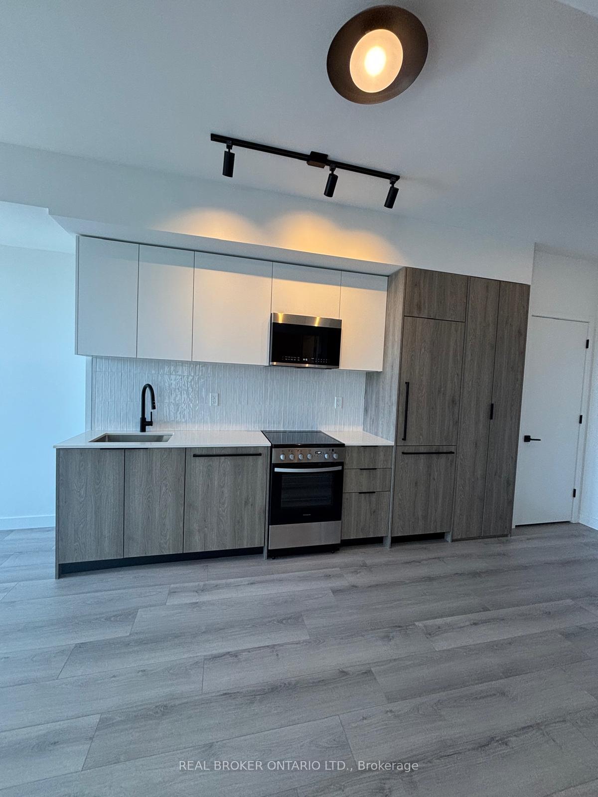 Front of Unit 720, 1635 Military Trail