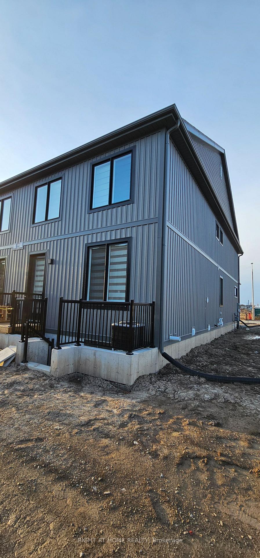 Photo 14 of Unit Main, 7499 Marvel Drive, Niagara Falls, Brown — HOMEH