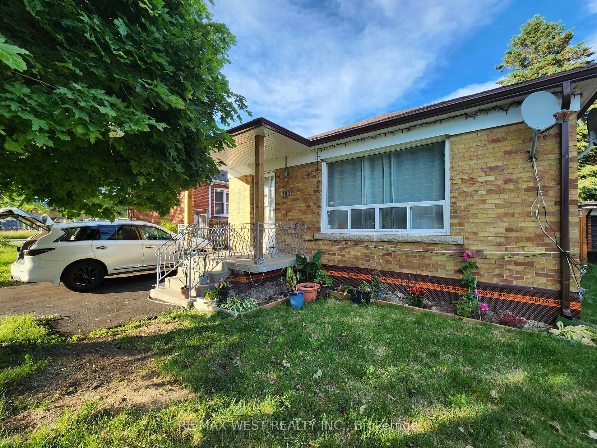 Photo 1 of Unit Bsmt, 105 Crocus Drive, Scarborough, Wexford-Maryvale — HOMEH
