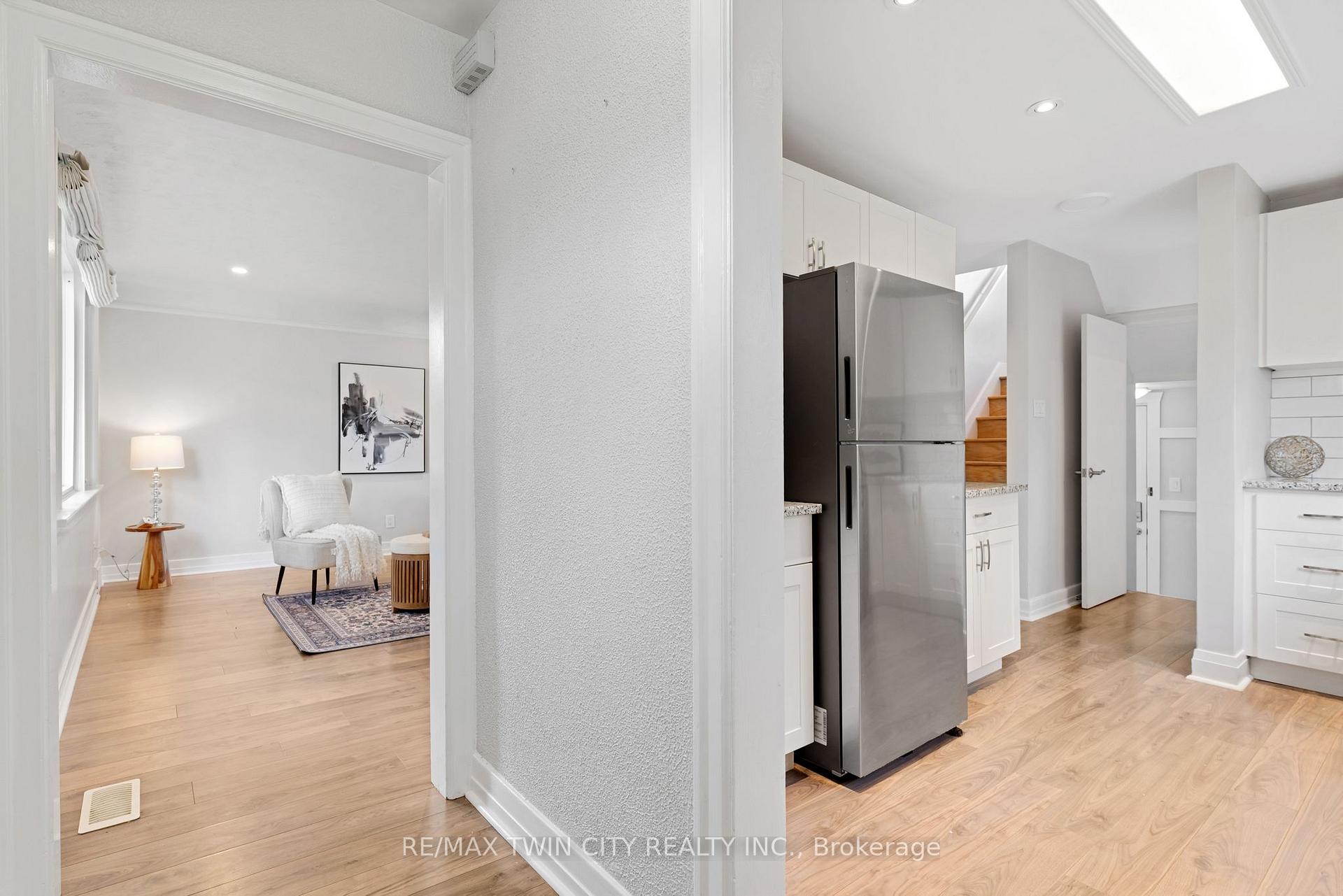Photo 5 of 799 Rockway Drive, Kitchener, Eastwood — HOMEH