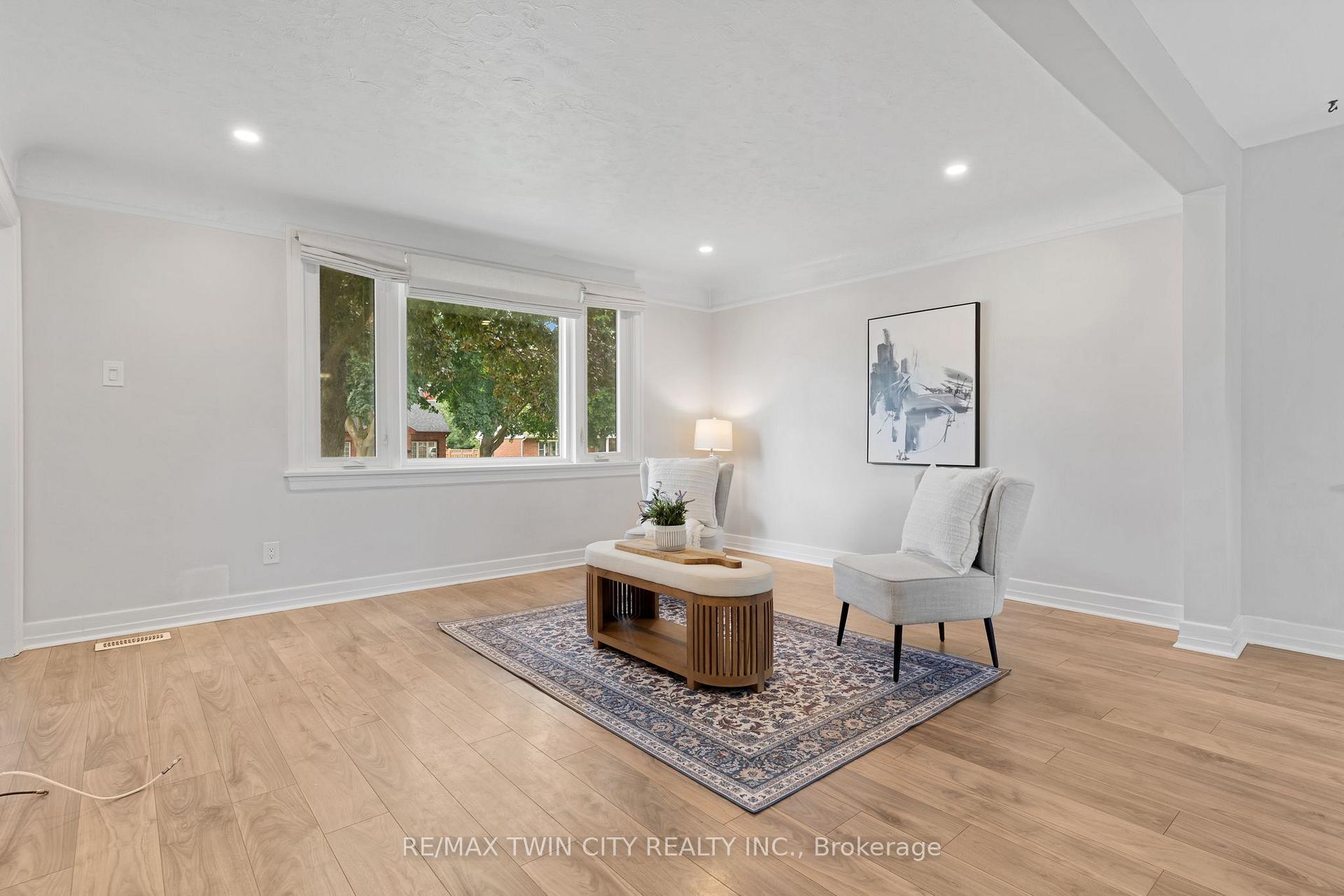 Photo 7 of 799 Rockway Drive, Kitchener, Eastwood — HOMEH