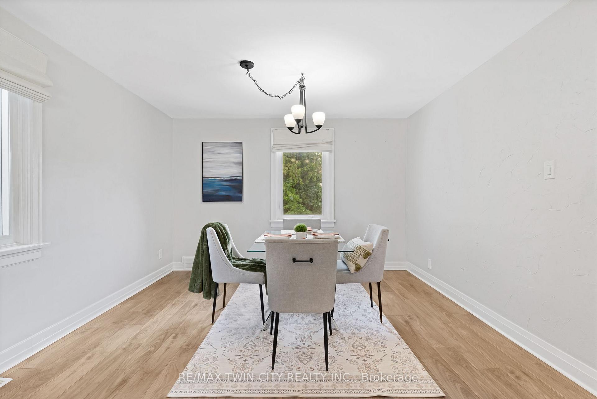 Photo 10 of 799 Rockway Drive, Kitchener, Eastwood — HOMEH