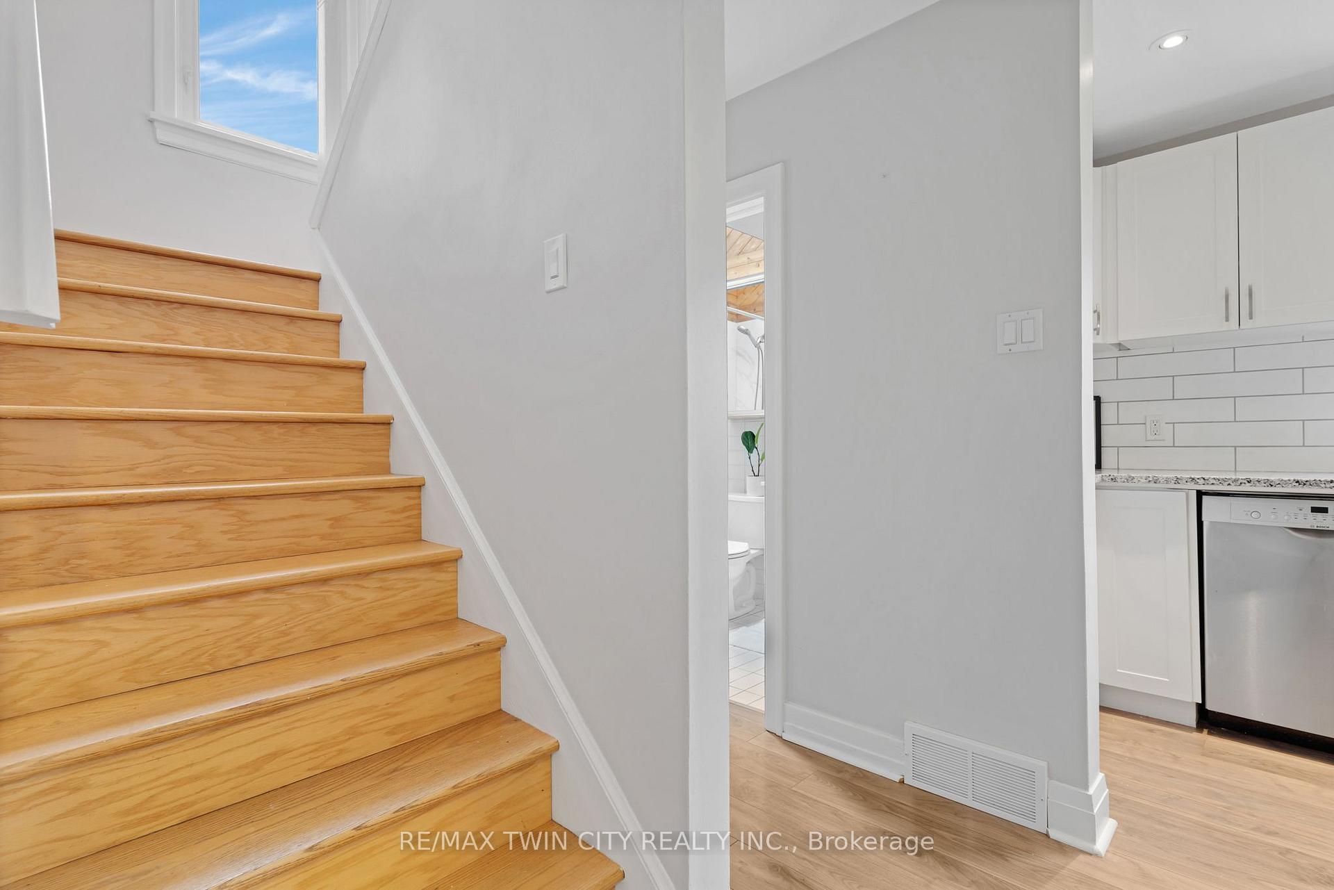 Photo 14 of 799 Rockway Drive, Kitchener, Eastwood — HOMEH