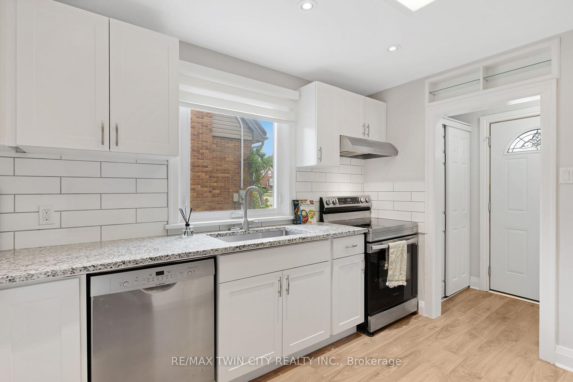 Photo 15 of 799 Rockway Drive, Kitchener, Eastwood — HOMEH