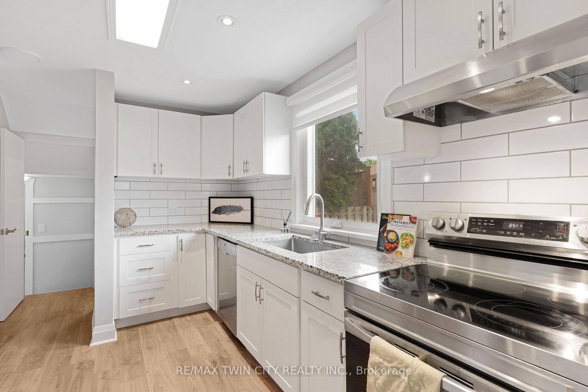 Photo 19 of 799 Rockway Drive, Kitchener, Eastwood — HOMEH