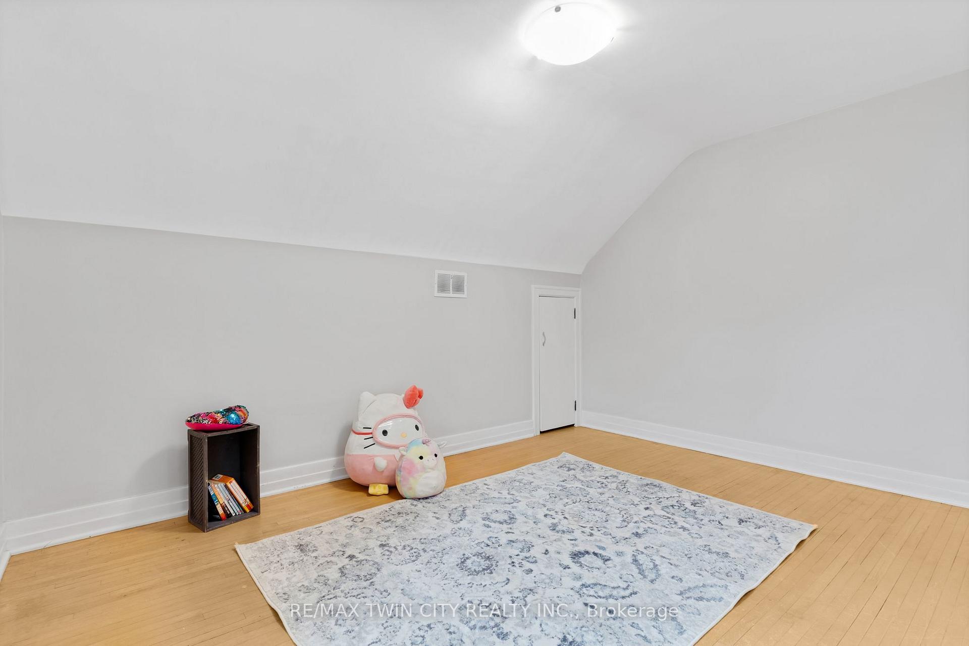 Photo 27 of 799 Rockway Drive, Kitchener, Eastwood — HOMEH