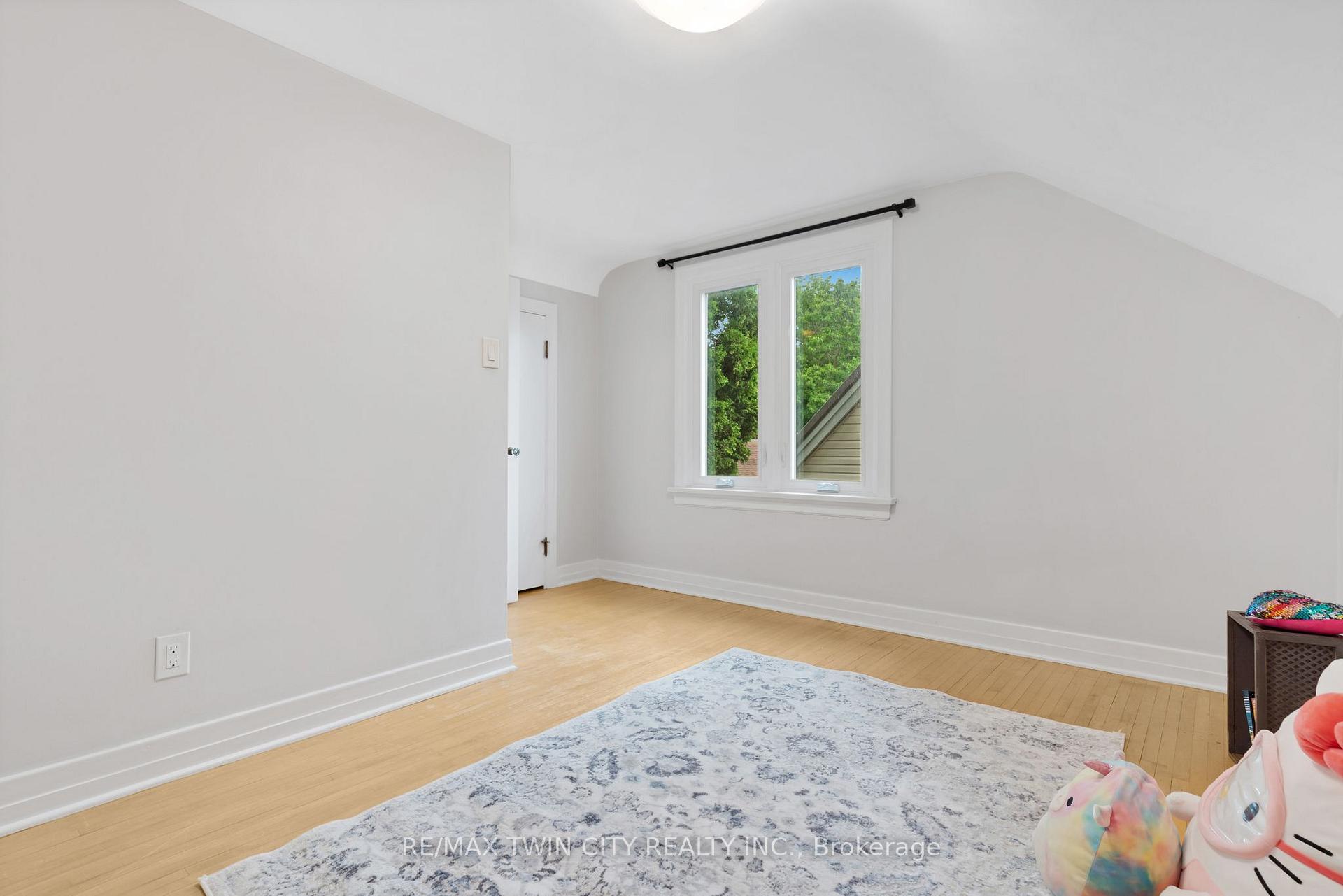 Photo 29 of 799 Rockway Drive, Kitchener, Eastwood — HOMEH