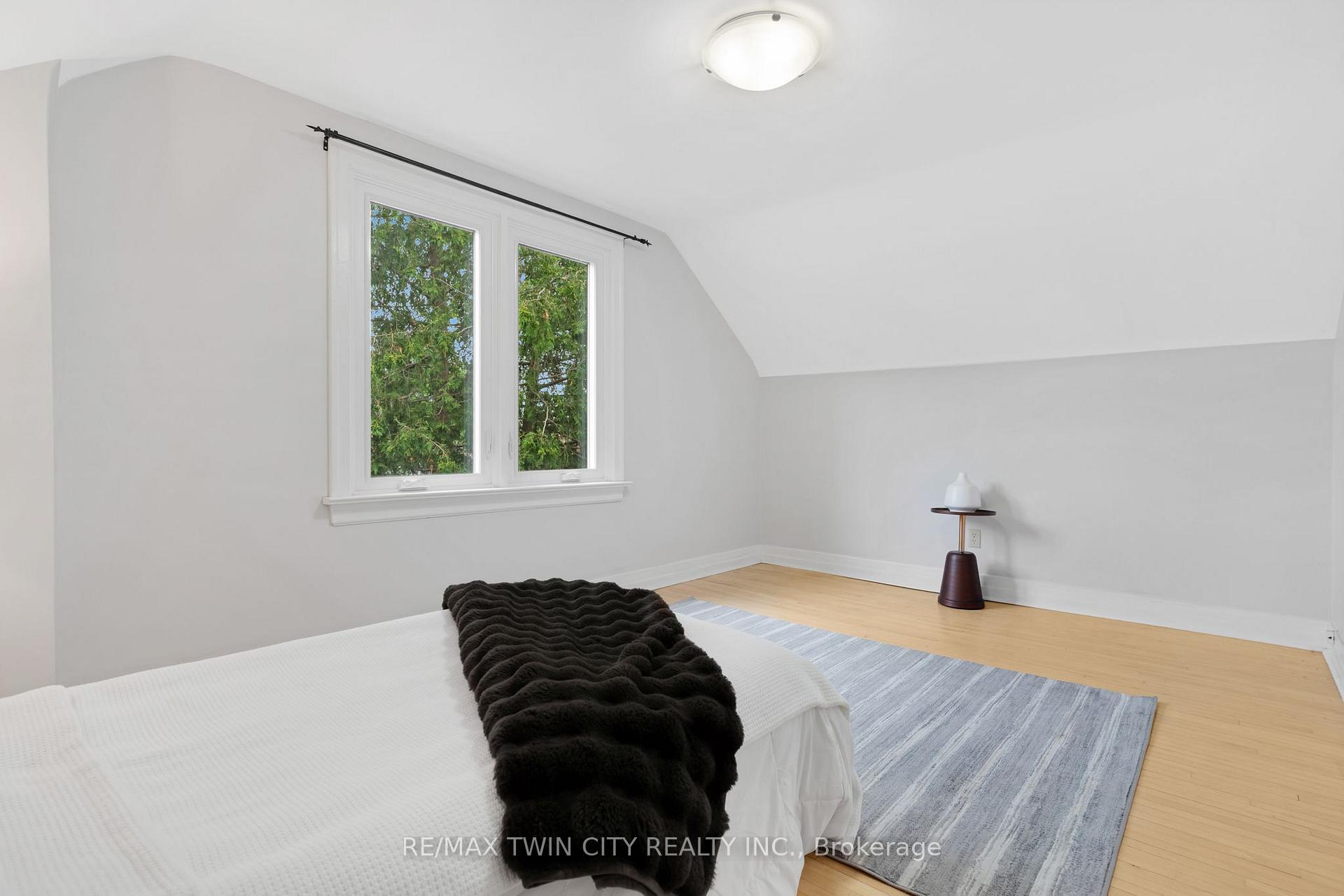 Photo 33 of 799 Rockway Drive, Kitchener, Eastwood — HOMEH