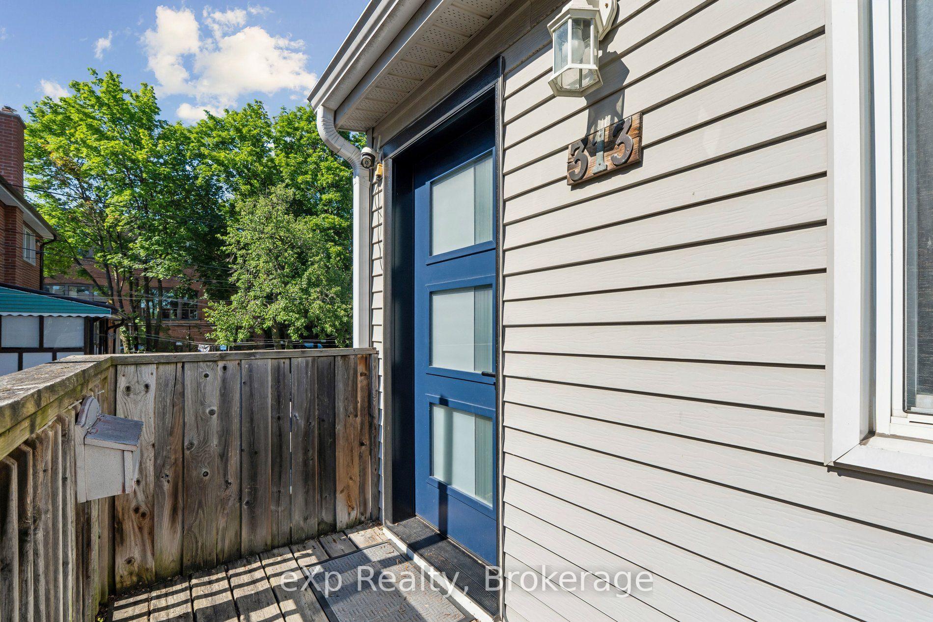Photo 5 of 313 Bartlett Avenue N, Toronto, Dovercourt-Wallace Emerson-Junction — HOMEH