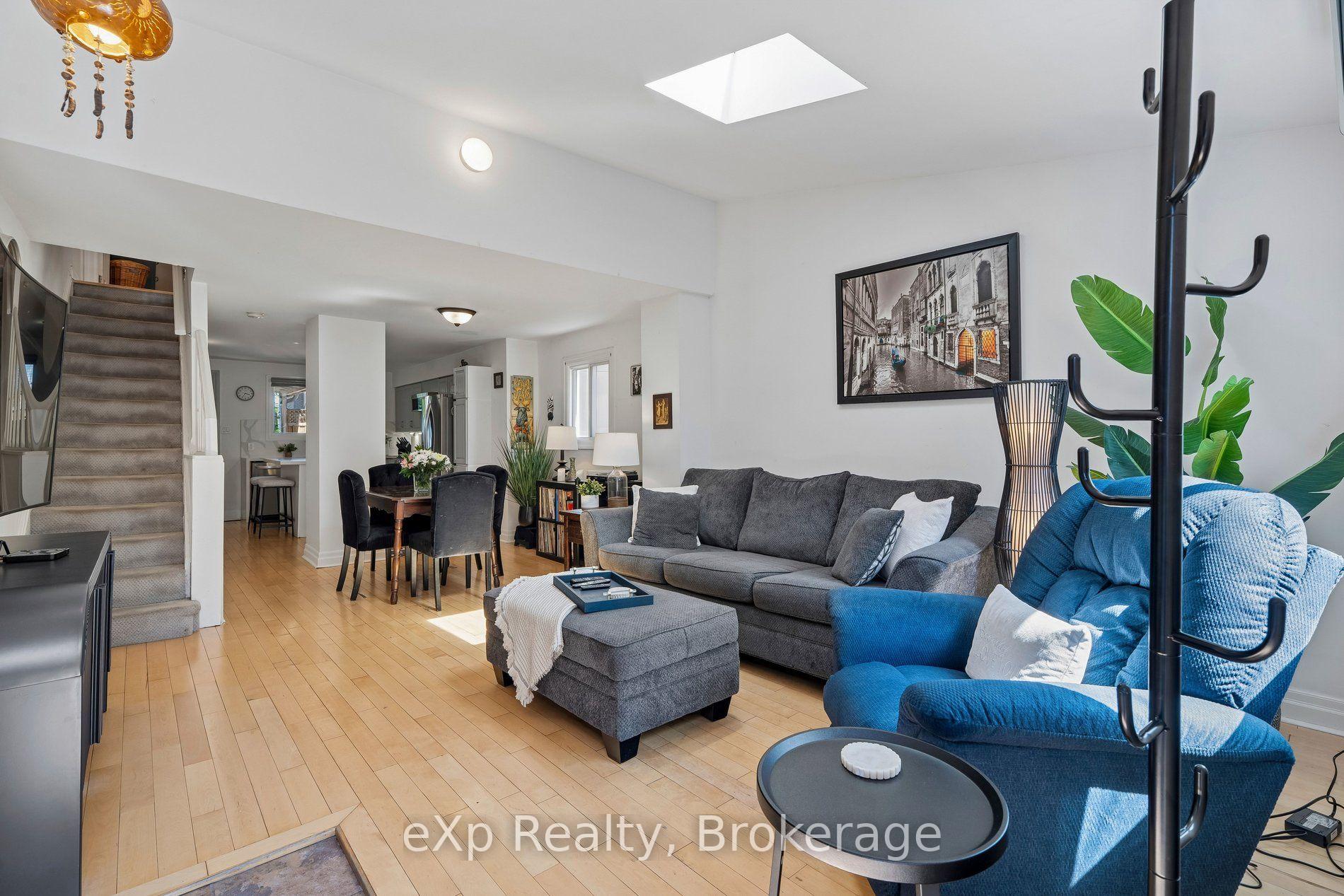 Photo 8 of 313 Bartlett Avenue N, Toronto, Dovercourt-Wallace Emerson-Junction — HOMEH