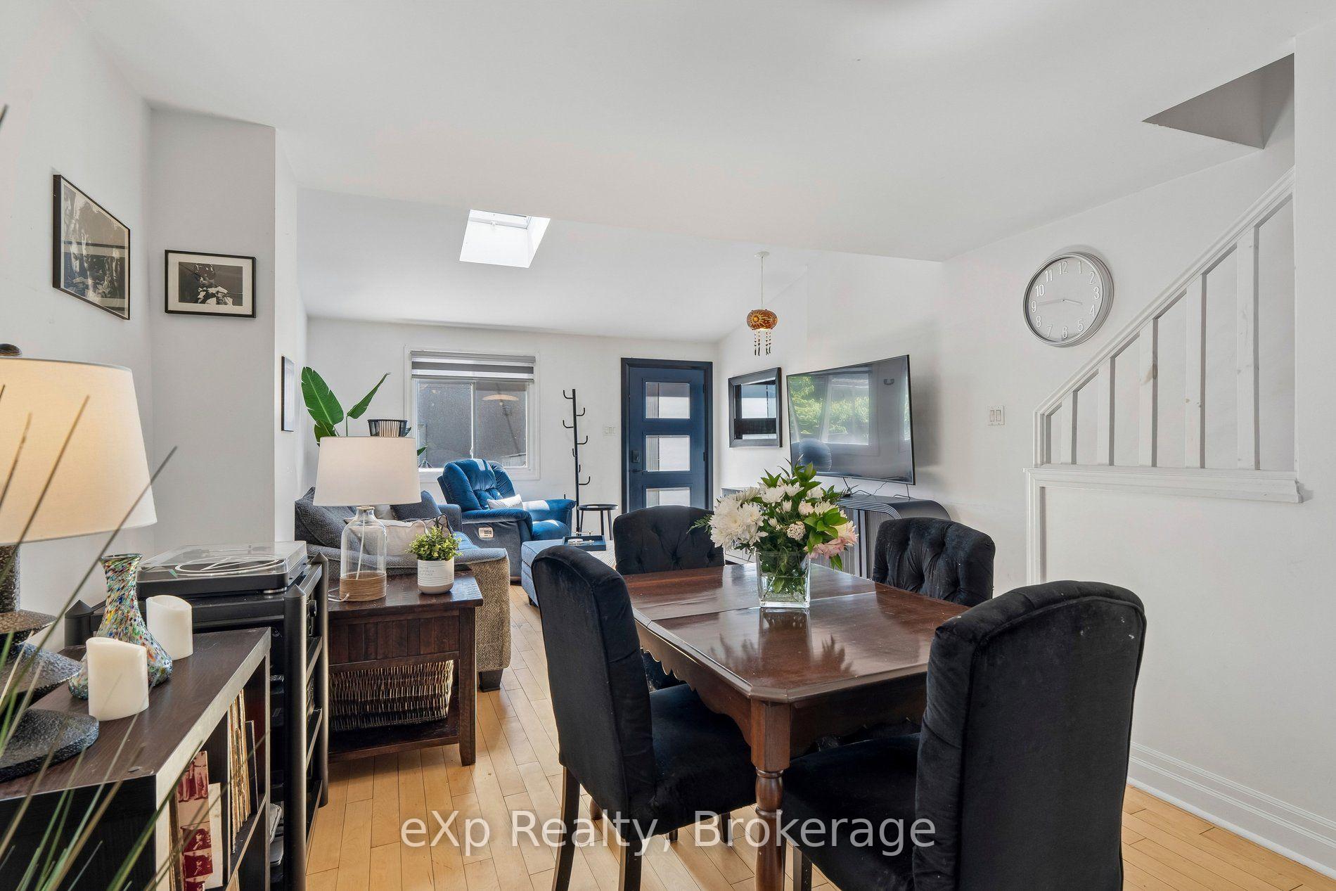 Photo 15 of 313 Bartlett Avenue N, Toronto, Dovercourt-Wallace Emerson-Junction — HOMEH